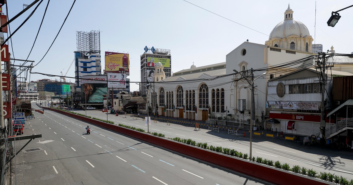 Homeless Filipinos rest on makeshift beds in a Catholic school’s gymnasium which turned into a shelter for the homeless following the enforcement of a community quarantine in Manila to contain the coronavirus disease on Tuesday. REUTERS