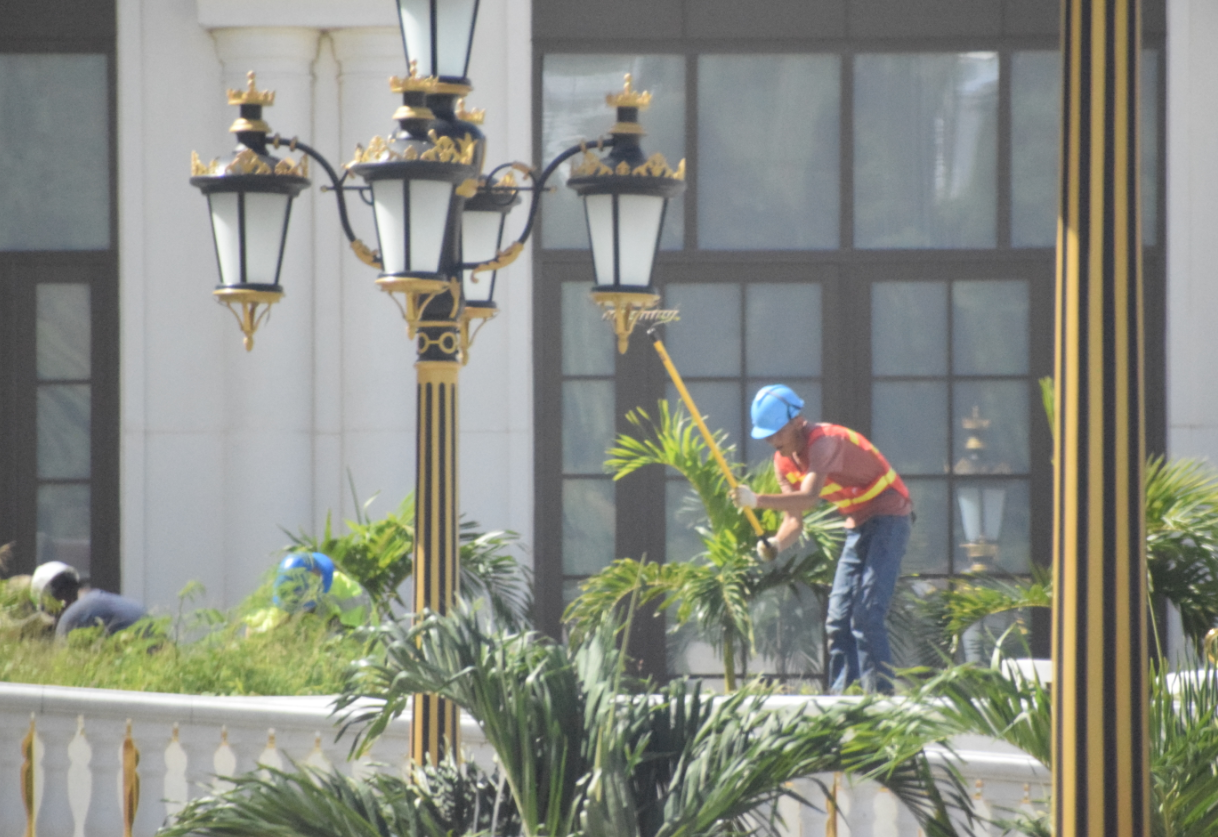  A construction worker from Taiwan performs a landscaping job at the IPI hotel-casino in Garapan in November.Photo by Emmanuel T. Erediano 
