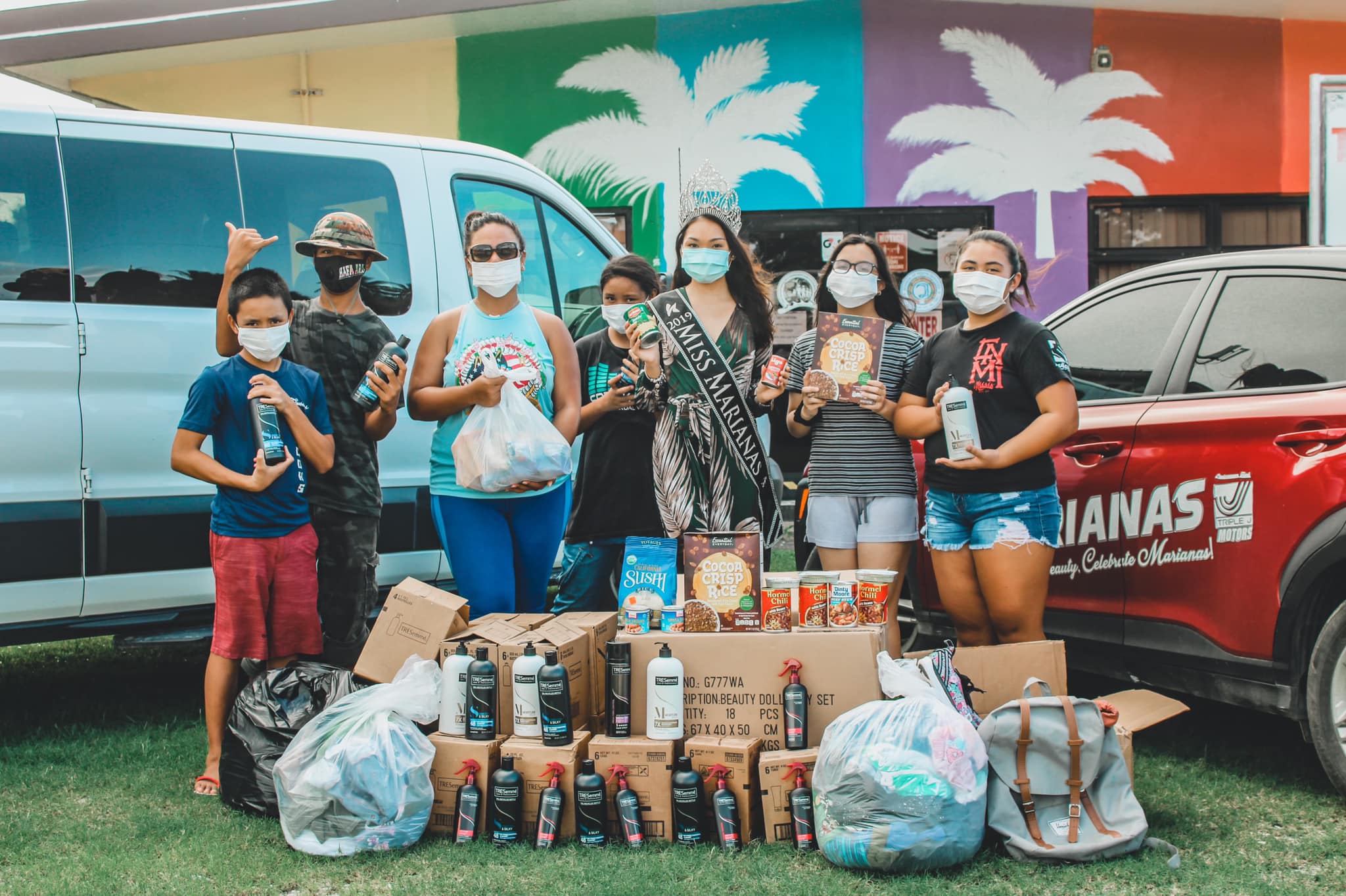 2019 Miss Marianas Shannon Sasmoto joins Rep. Sheila Babauta at the Tanapag Youth Center to donate supplies graciously given by TRES'emme to the community during the pandemic.Stellar Marianas photo