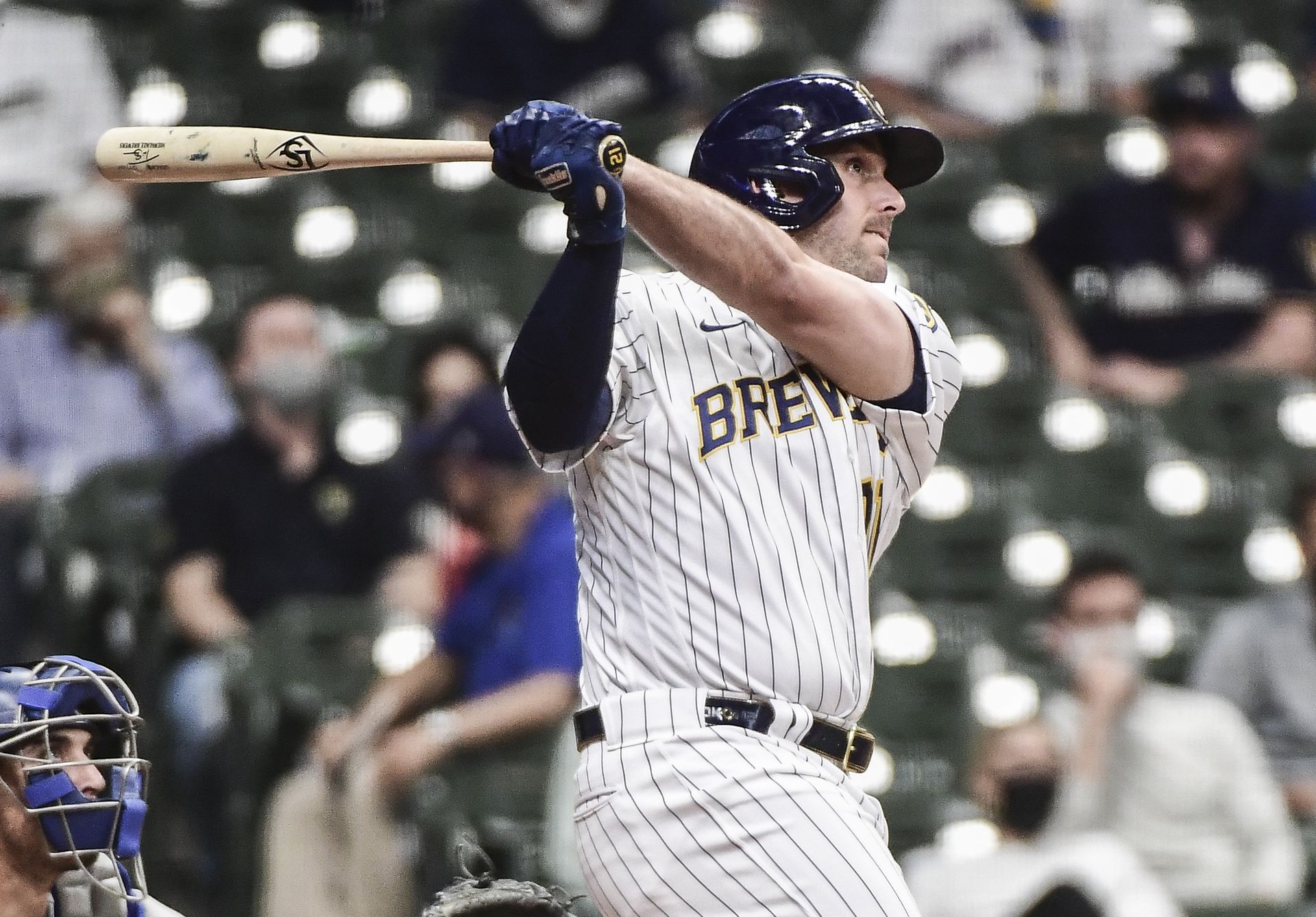 Milwaukee Brewers third baseman Travis Shaw (21) hits a solo home run in the third inning against the Los Angeles Dodgers at American Family Field in Milwaukee, Wisconsin on May 1, 2021.Photo by Benny Sieu-USA TODAY Sports