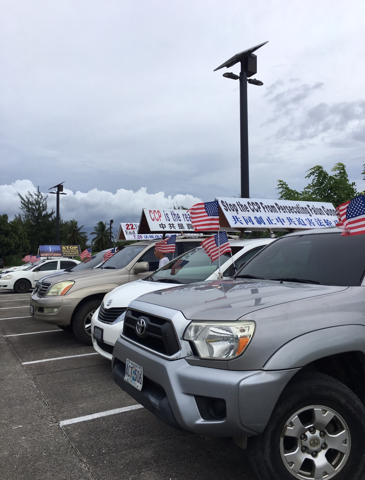 Falun Dafa held a motorcade on July 16, 17 and 18.