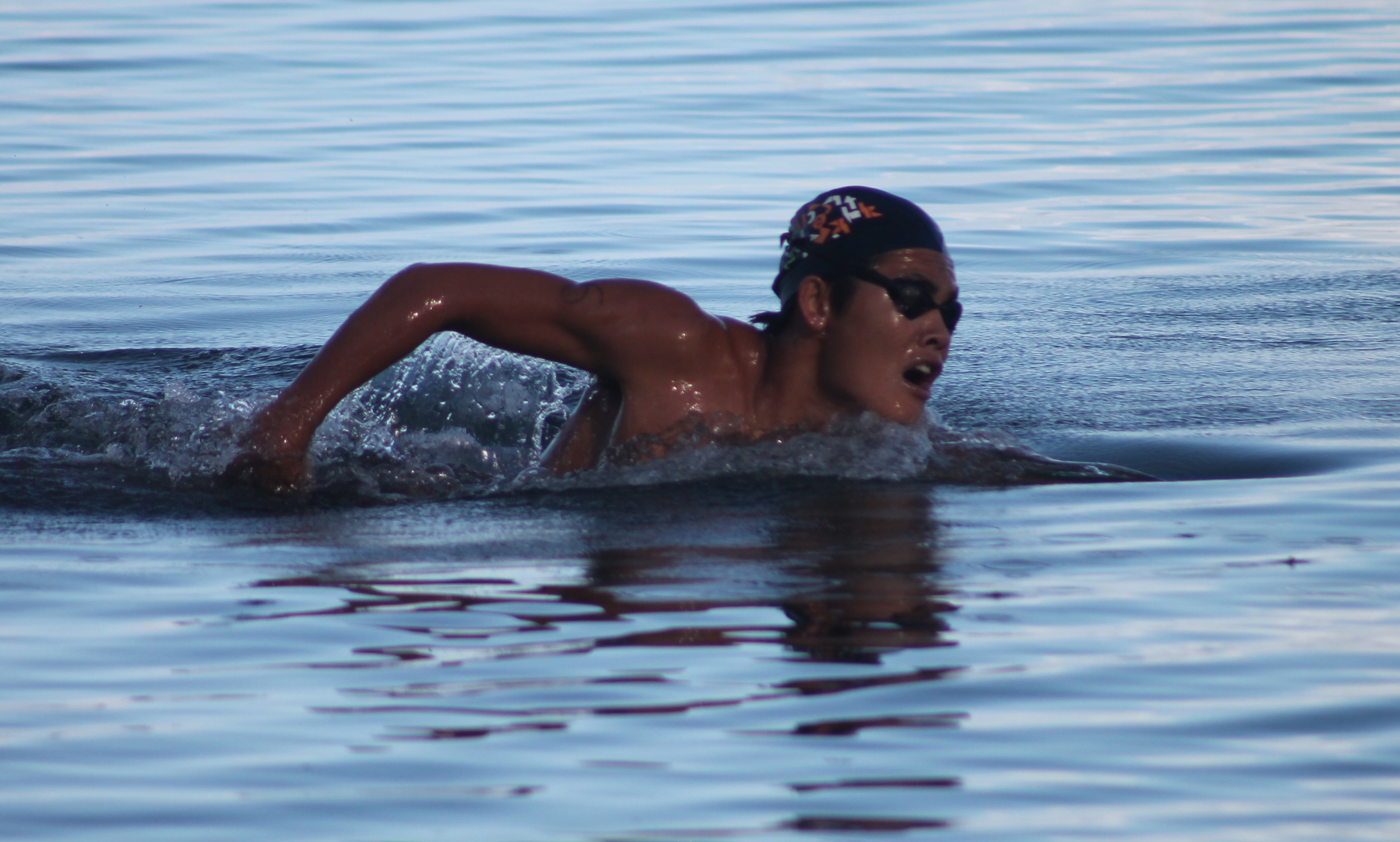 Jinnosuke Suzuki takes a breather during the 1000m race Saturday.