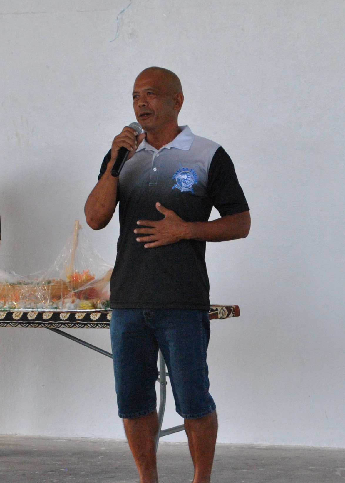Tasi To Table president Gene Weaver shares a few words.