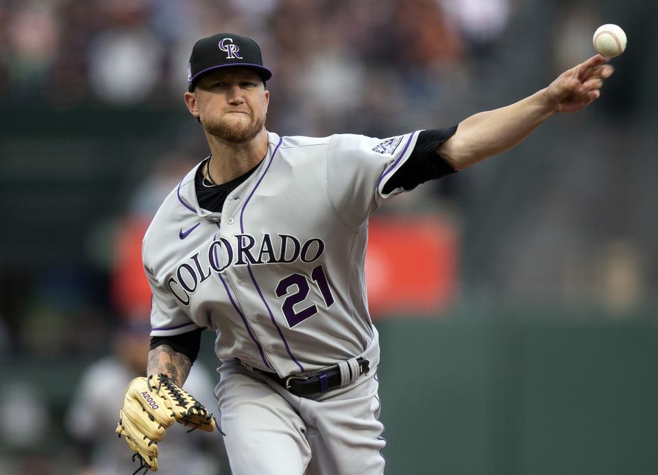 Colorado Rockies starting pitcher Kyle Freeland (21) delivers against the San Francisco Giants during the second inning at Oracle Park in San Francisco, California on Aug. 14, 2021.