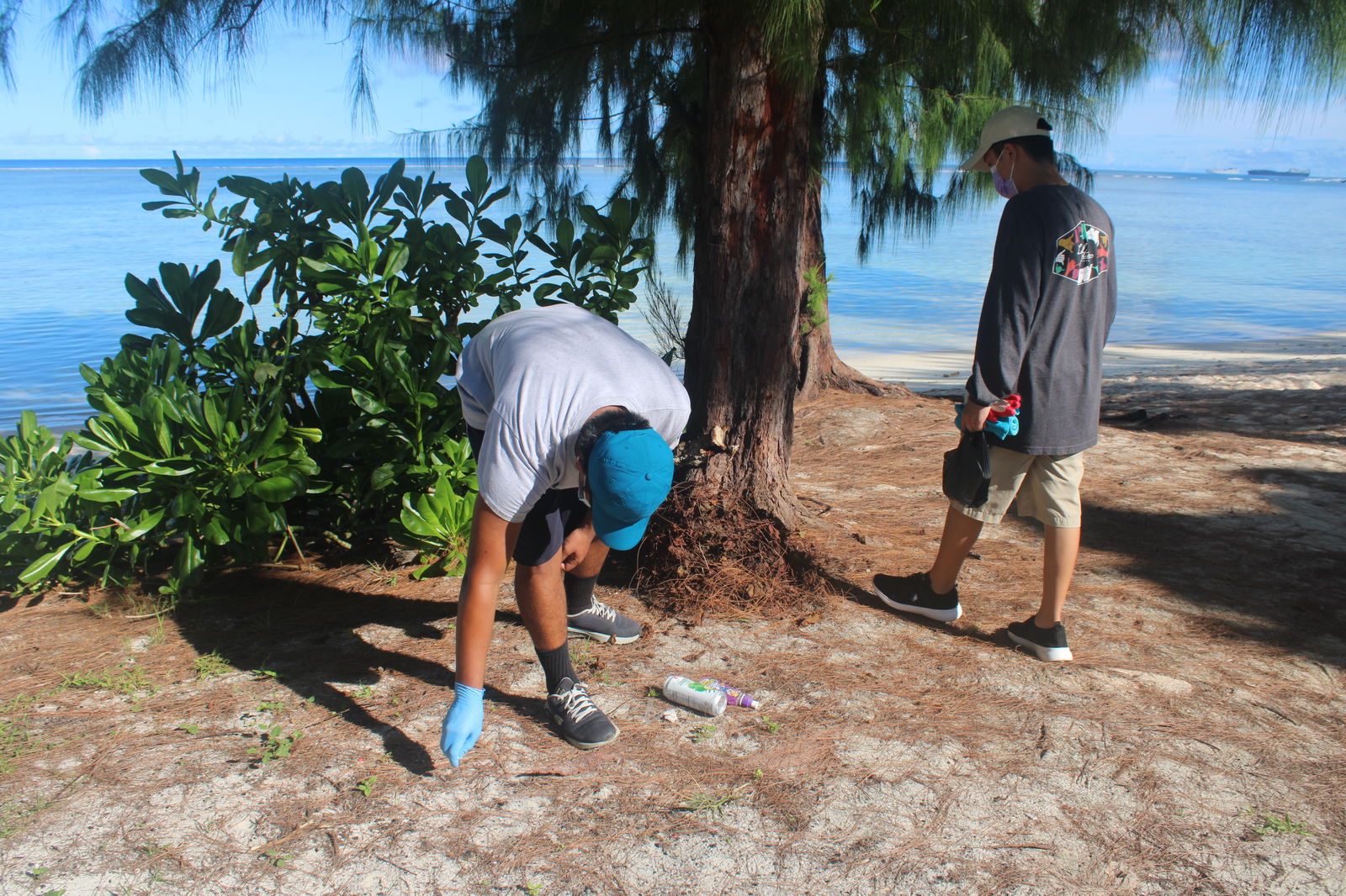 Manta Ray cadets pick up trash.