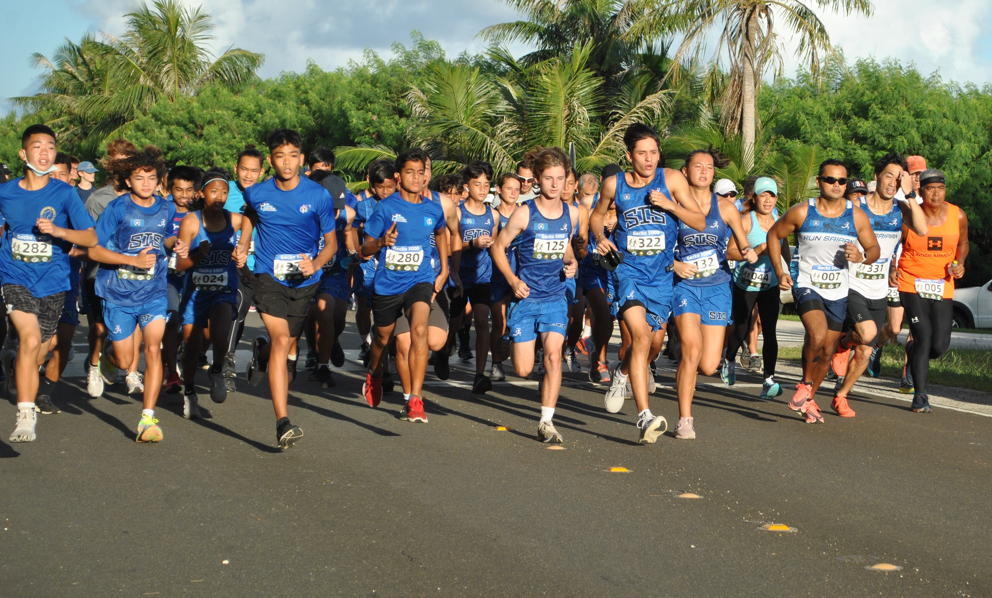 The participants of the Gecko 5000 run take off on Saturday.