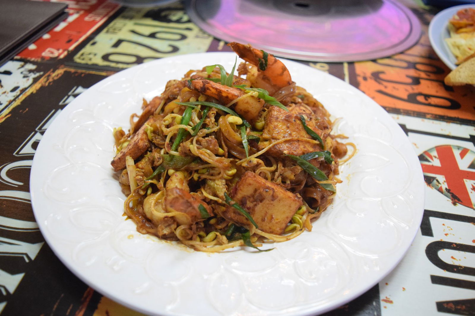 Stir-Fry Flat Noodles With Shrimp