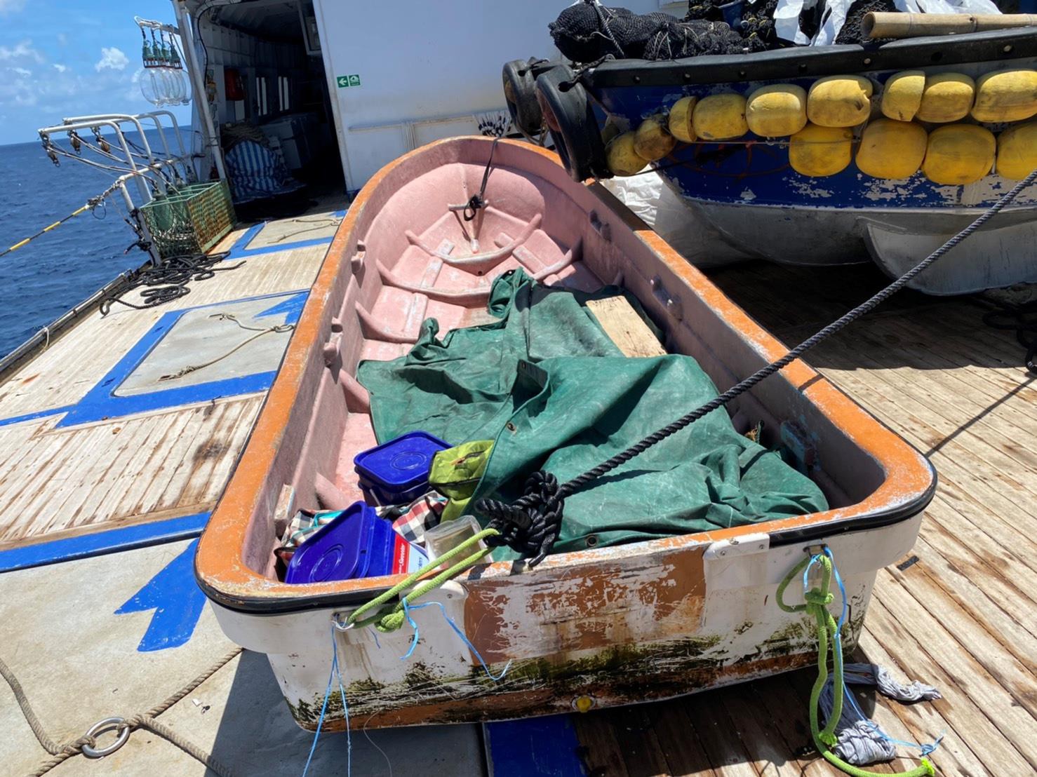 The fishing boat was successfully brought onboard the Queen Elizabeth 959.