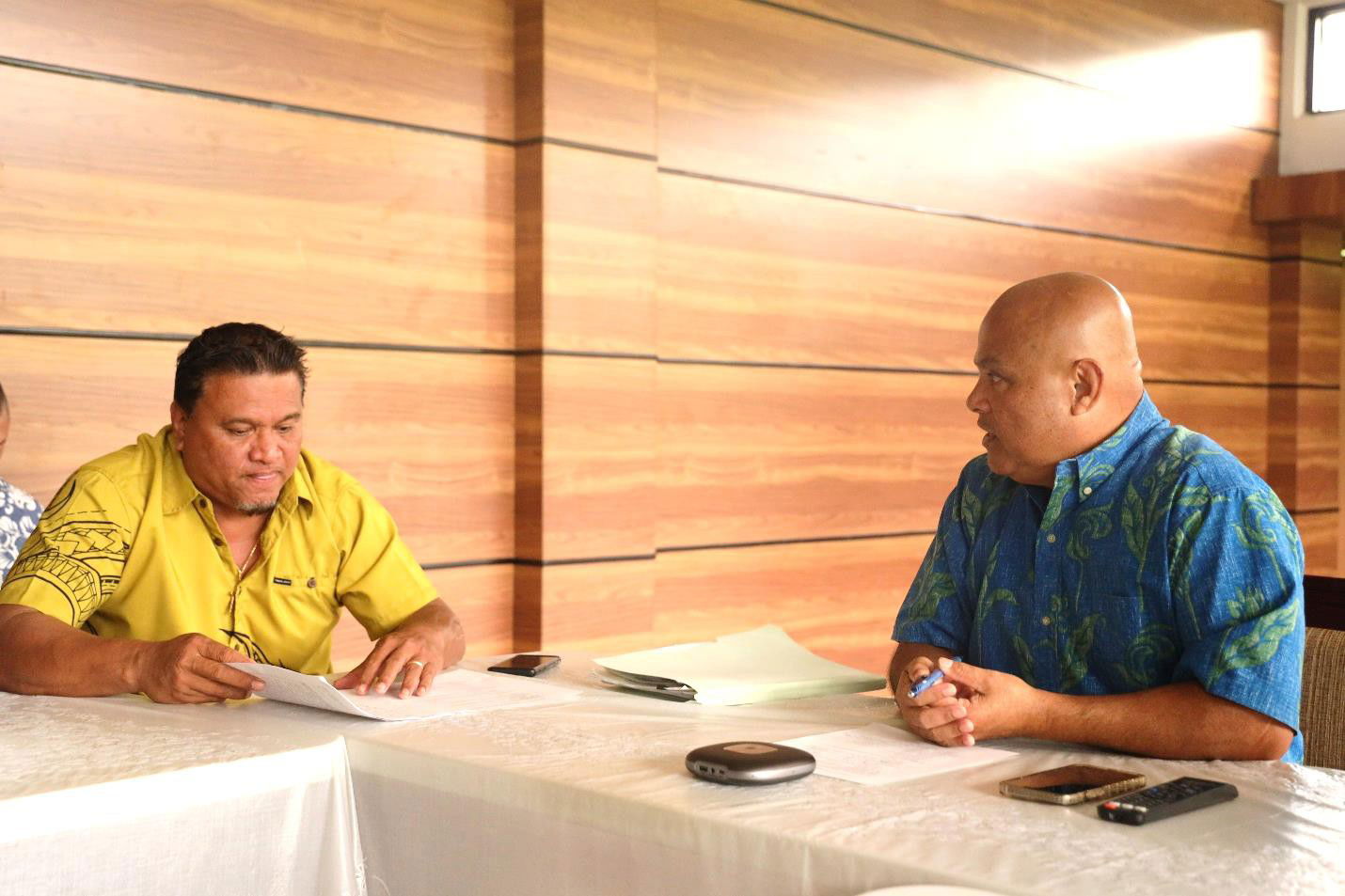 FSM President David Panuelo, right, describes to Sen. Ferny Perman the importance of receiving funding for a chief of staff at the nearest opportunity.