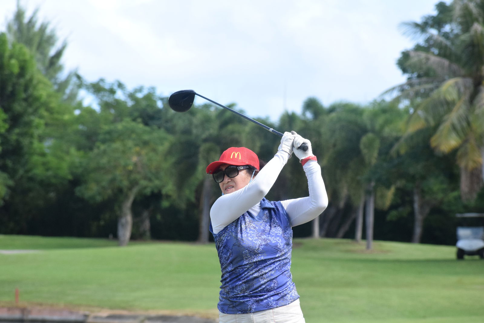 Gil An Yoon swings for Hole No. 14.