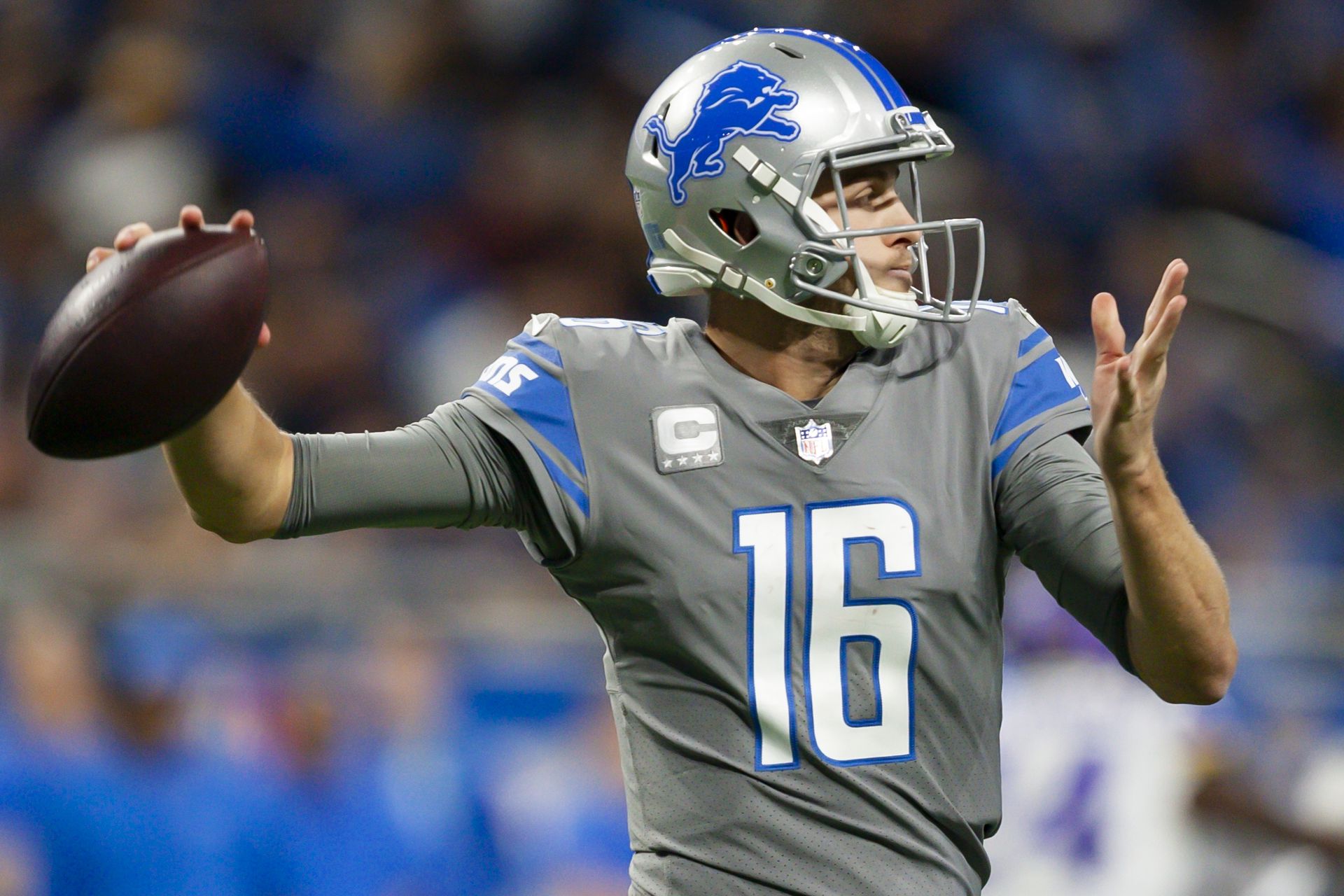 Detroit Lions quarterback Jared Goff (16) passes the ball during the fourth quarter against the Minnesota Vikings at Ford Field in Detroit, Michigan on Dec. 5, 2021.