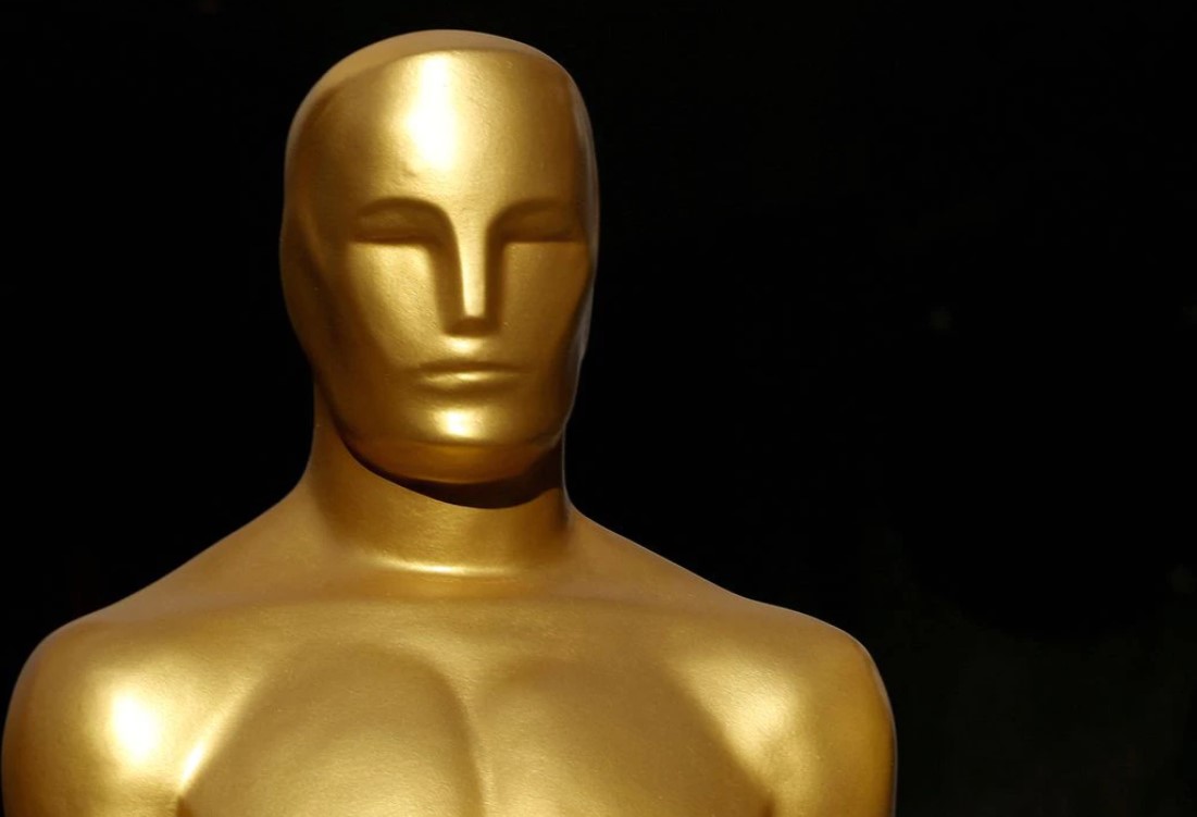 An Oscar statue is shown in a shopping mall next to the arrivals area as preparation for the 92nd Academy Awards continues in Los Angeles, California, Feb. 7, 2020.