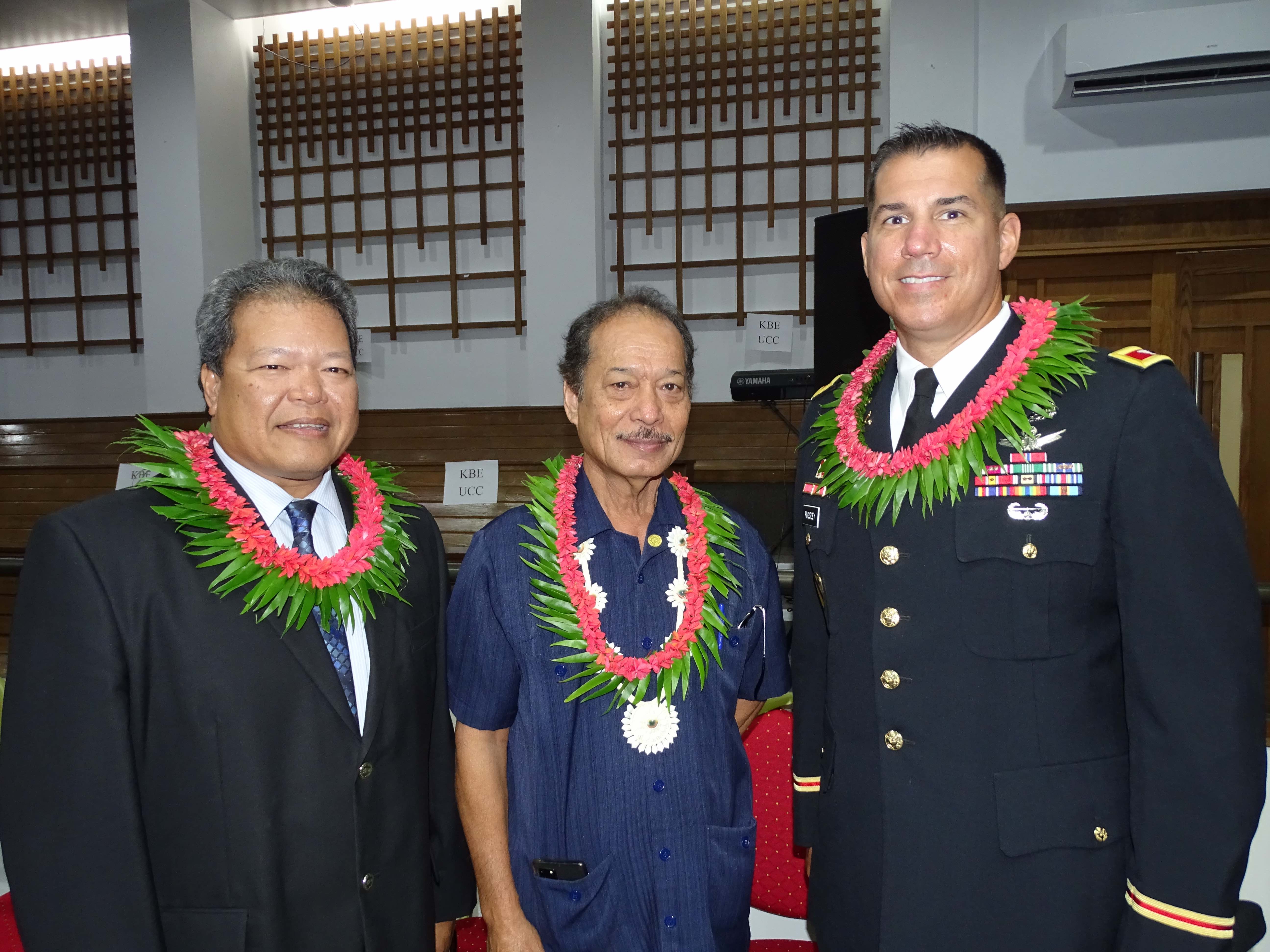 U.S. Army Regan Test Site Commander Col. Thomas Pugsley, right, with Members of Parliament Stephen Phillip and Hiroshi Yamamura at the August 2021 opening of parliament in Majuro.