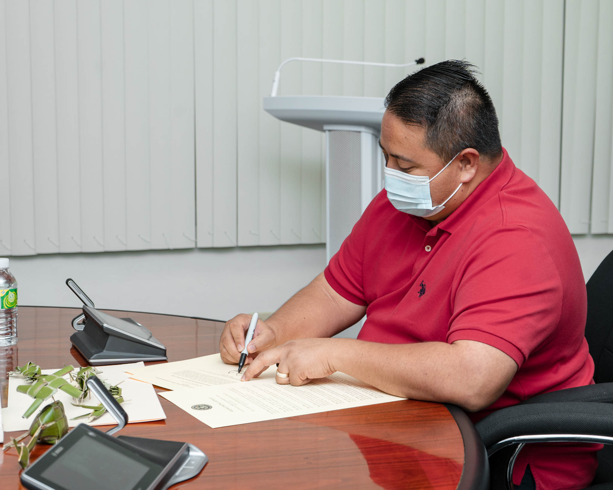 Gov. Ralph DLG Torres signs a proclamation designating Feb. 24 as CNMI Chamorro-Carolinian Mother Language Day.