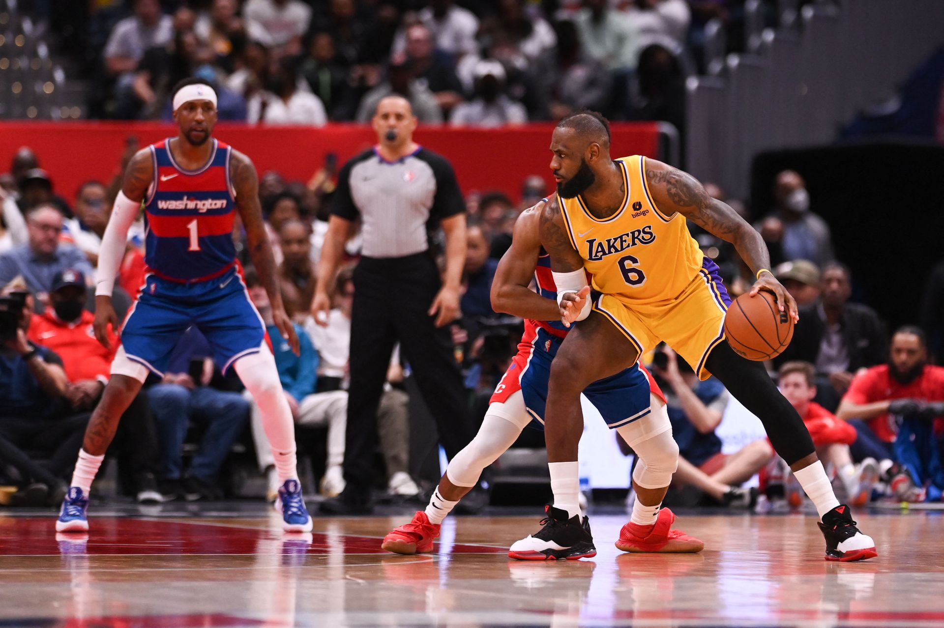Los Angeles Lakers forward LeBron James (6) dribbles during the second half against the Washington Wizards at Capital One Arena in Washington, District of Columbia on March 19, 2022.