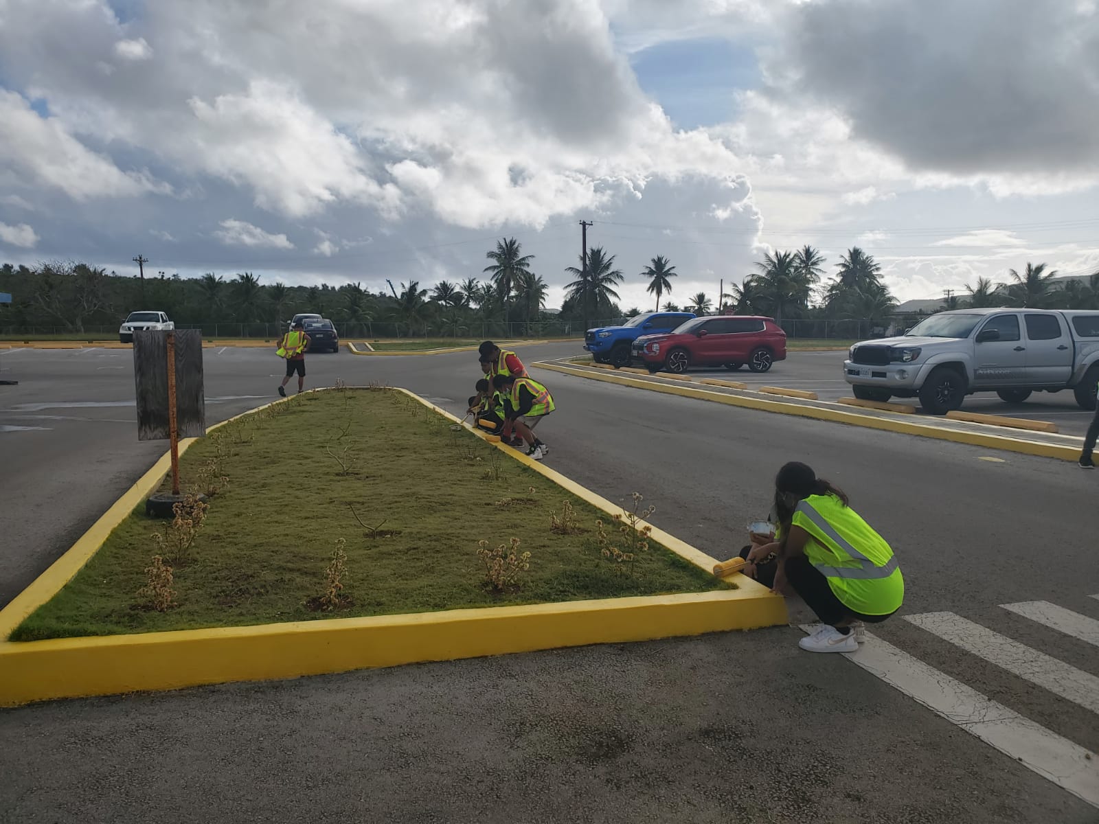 Under the Governor’s Council of Economic Advisers’ Marianas Village Pride Campaign’s Adopt-A-Median program, the Tinian Elementary School’s students and staff rehabilitated and repainted the schools’ curbs on March 7-9 to enhance the visibility for motorists when students are getting dropped off or picked up.