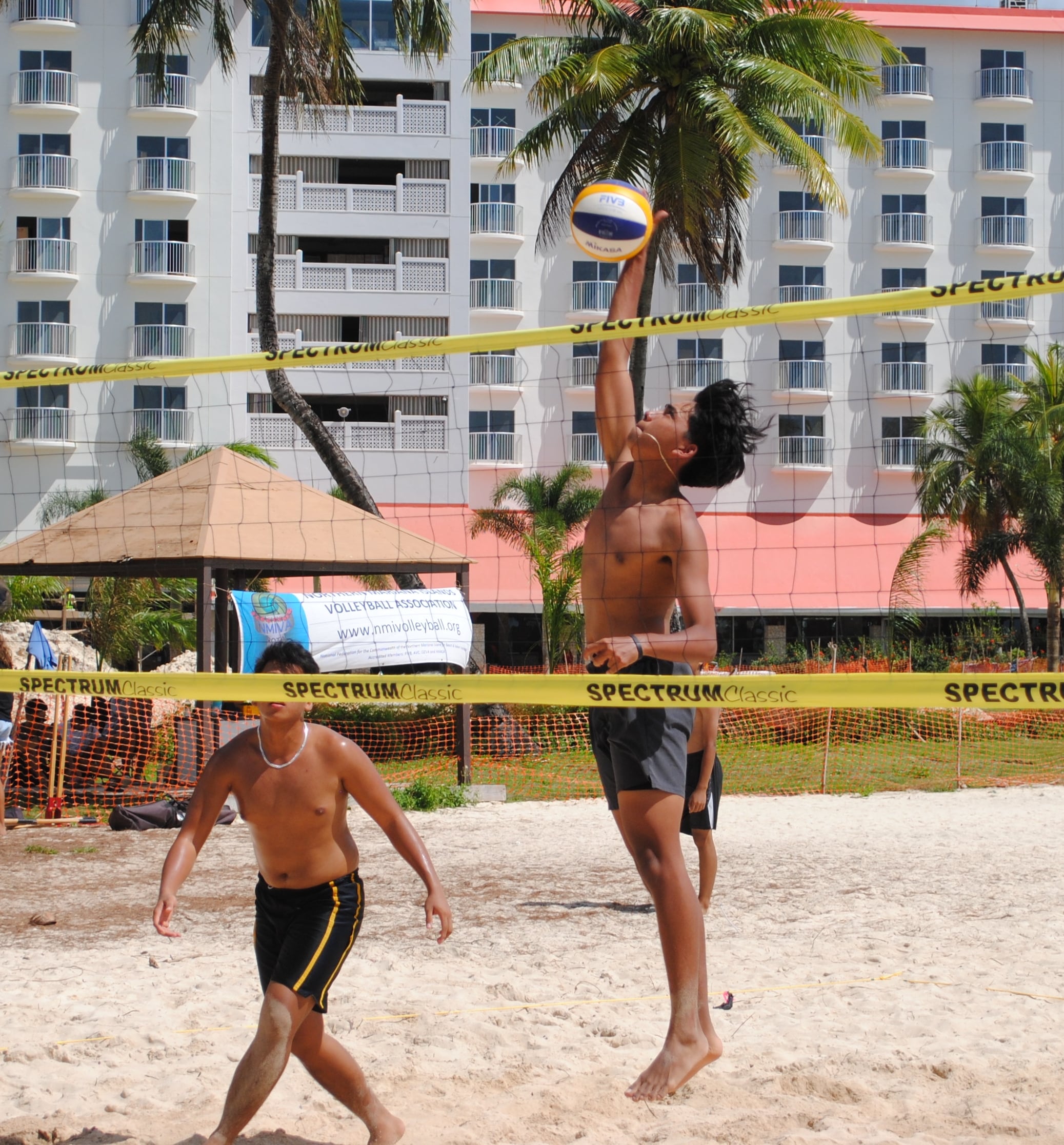 Steven Balakrishna connects the spike.