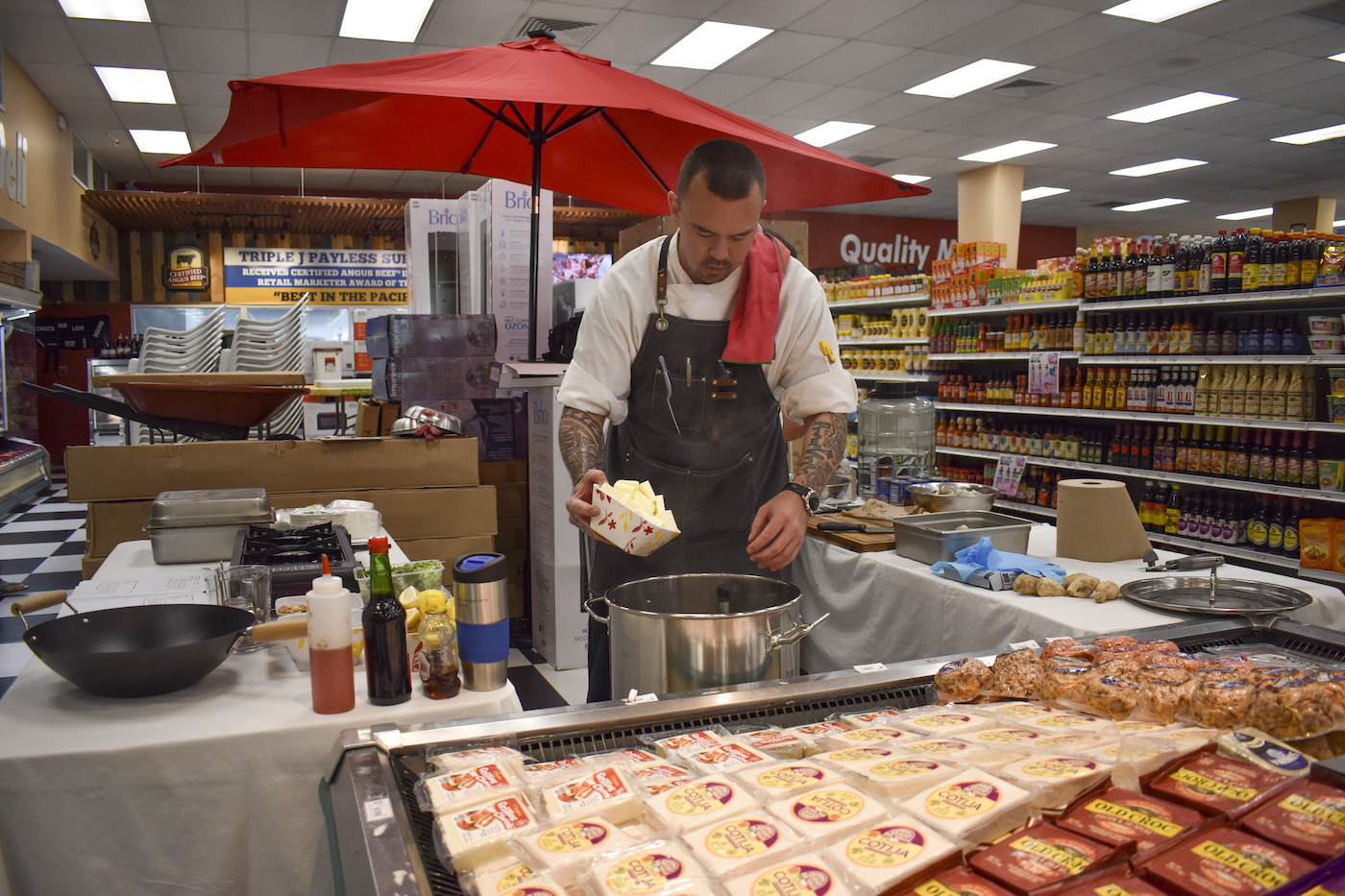 Executive Chef Richard “Conno” Pierce conducts a cooking demonstration at Payless SuperFresh.