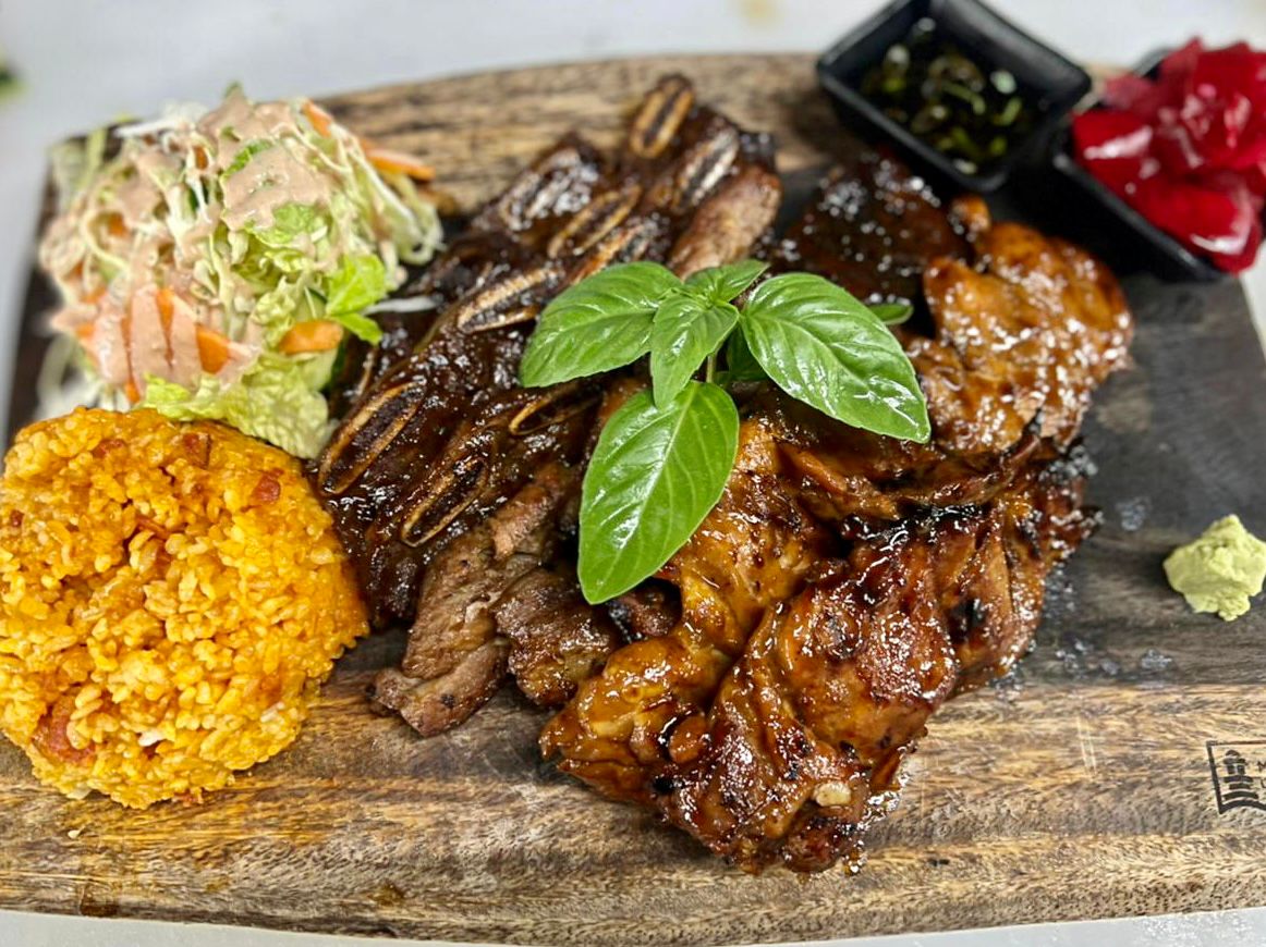 Mariana Lighthouse's short ribs and pork barbecue.