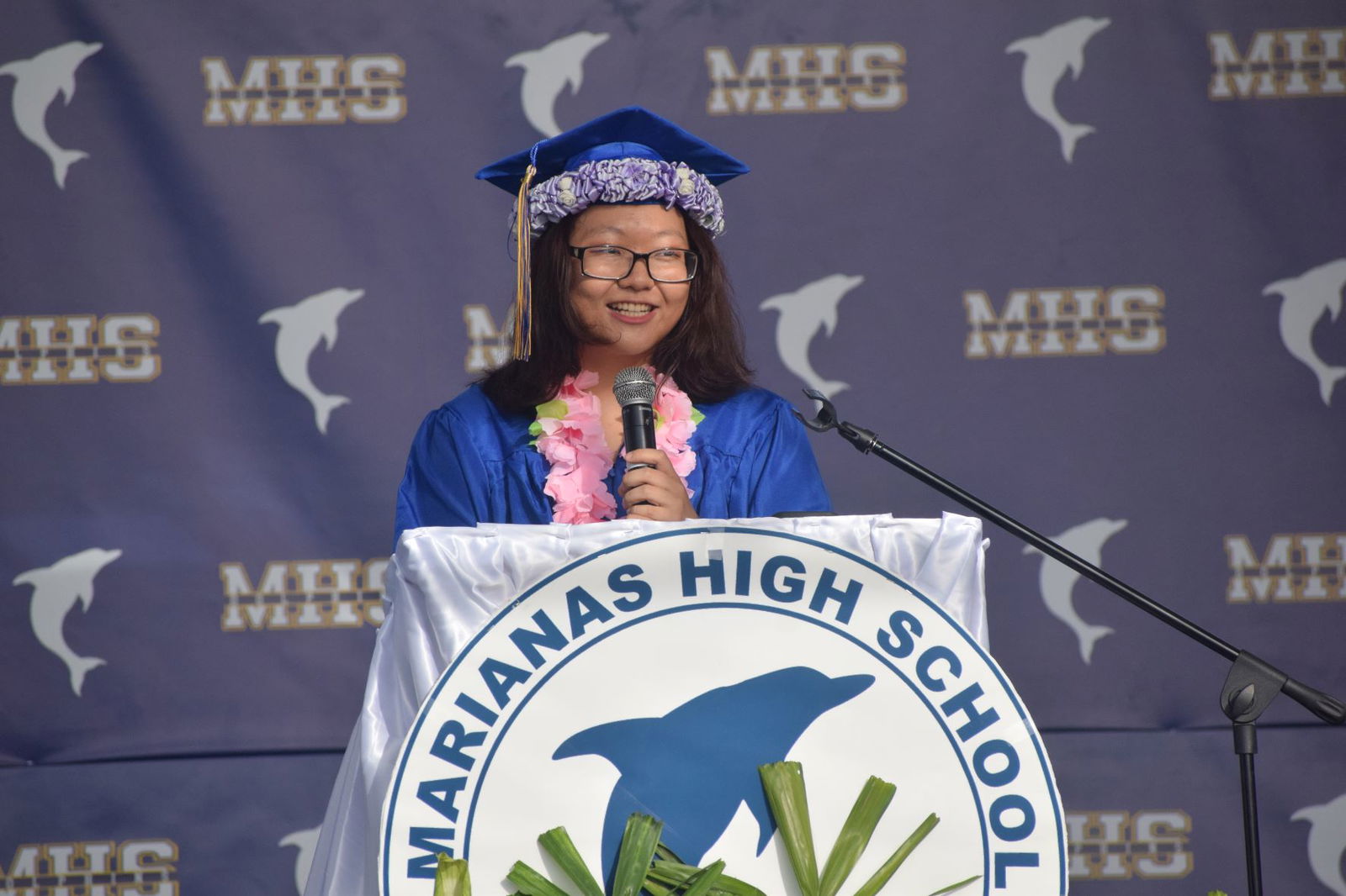 Class of 2022 salutatorian Vivien Liu delivers her address