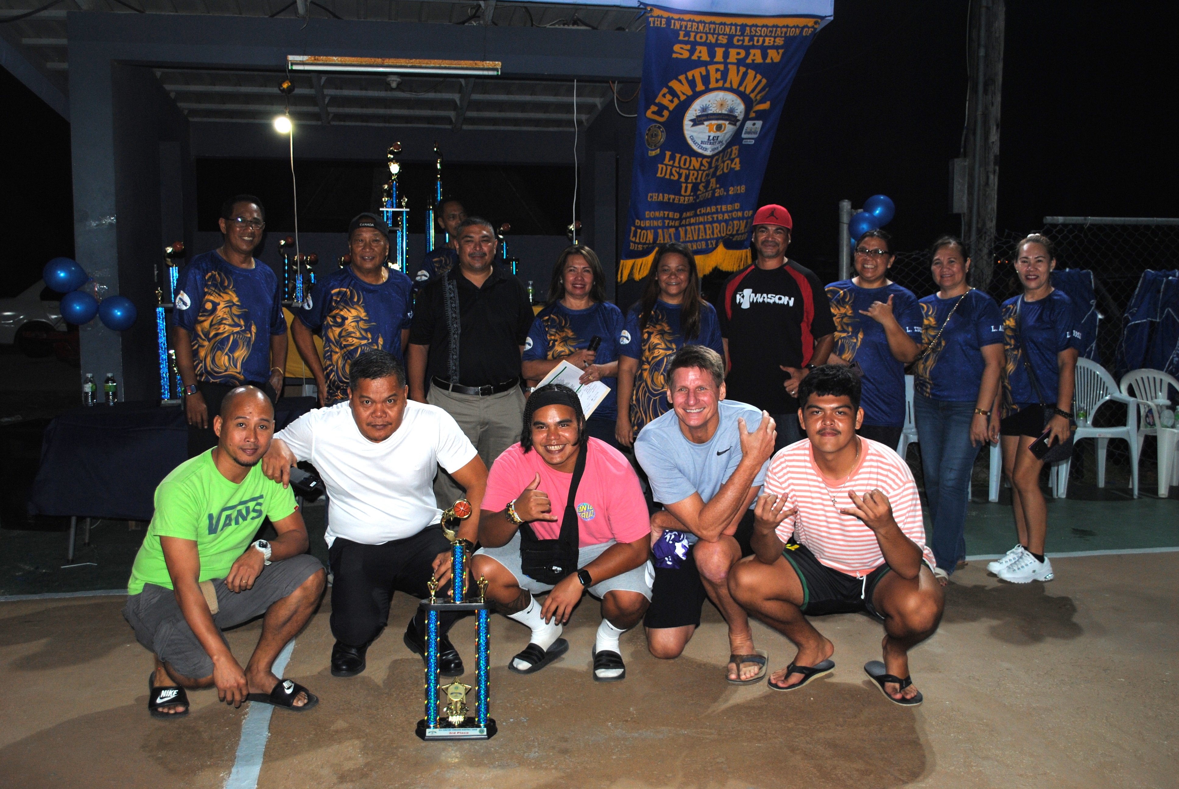 BlueHaus Ali'i players pose with their third-place trophy in the open division.