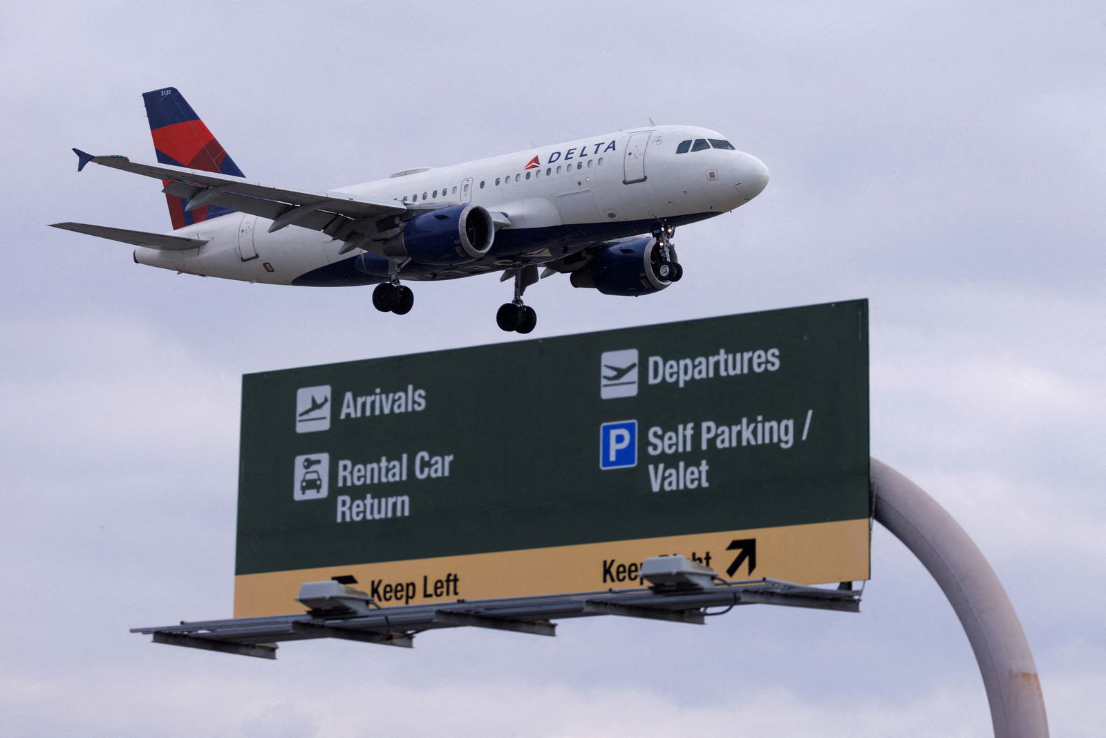 A Delta Airlines commercial aircraft approaches to land at John Wayne Airport in Santa Ana, California on Jan. 18, 2022.