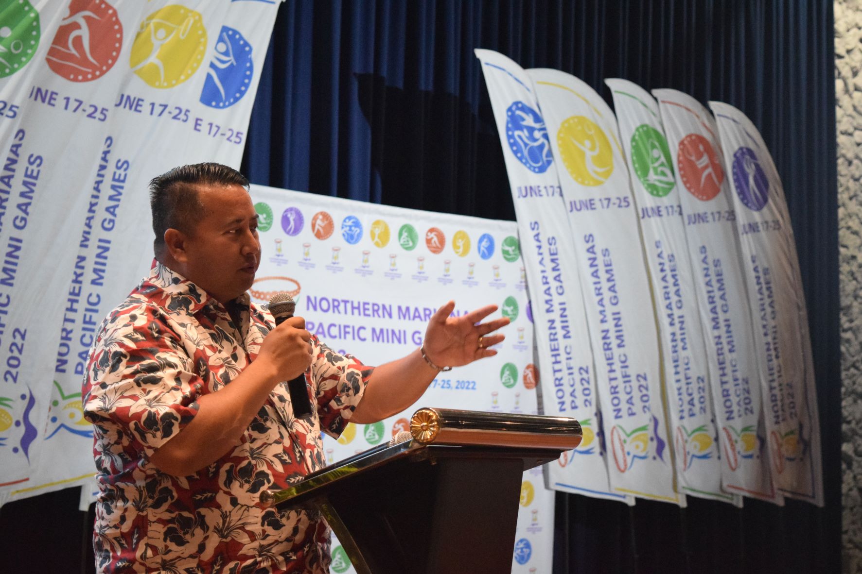 Gov. Ralph DLG Torres speaks to the members of Team NMI during the awards banquet at Kensington Hotel Saipan on Thursday night.