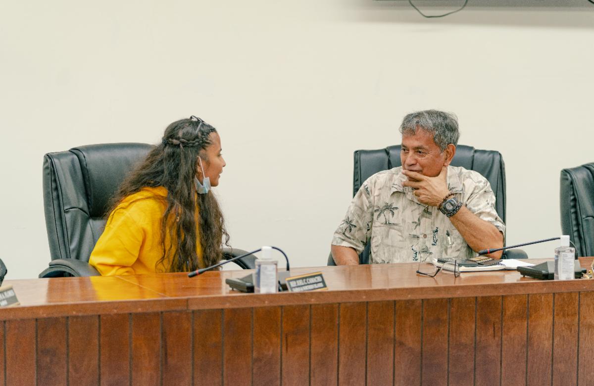 Precinct 5 Rep. Richard Lizama answers a question from JSA Civics Institute Micronesia participant Courtney Tervet, a student from Mindszenty High School in Palau.
