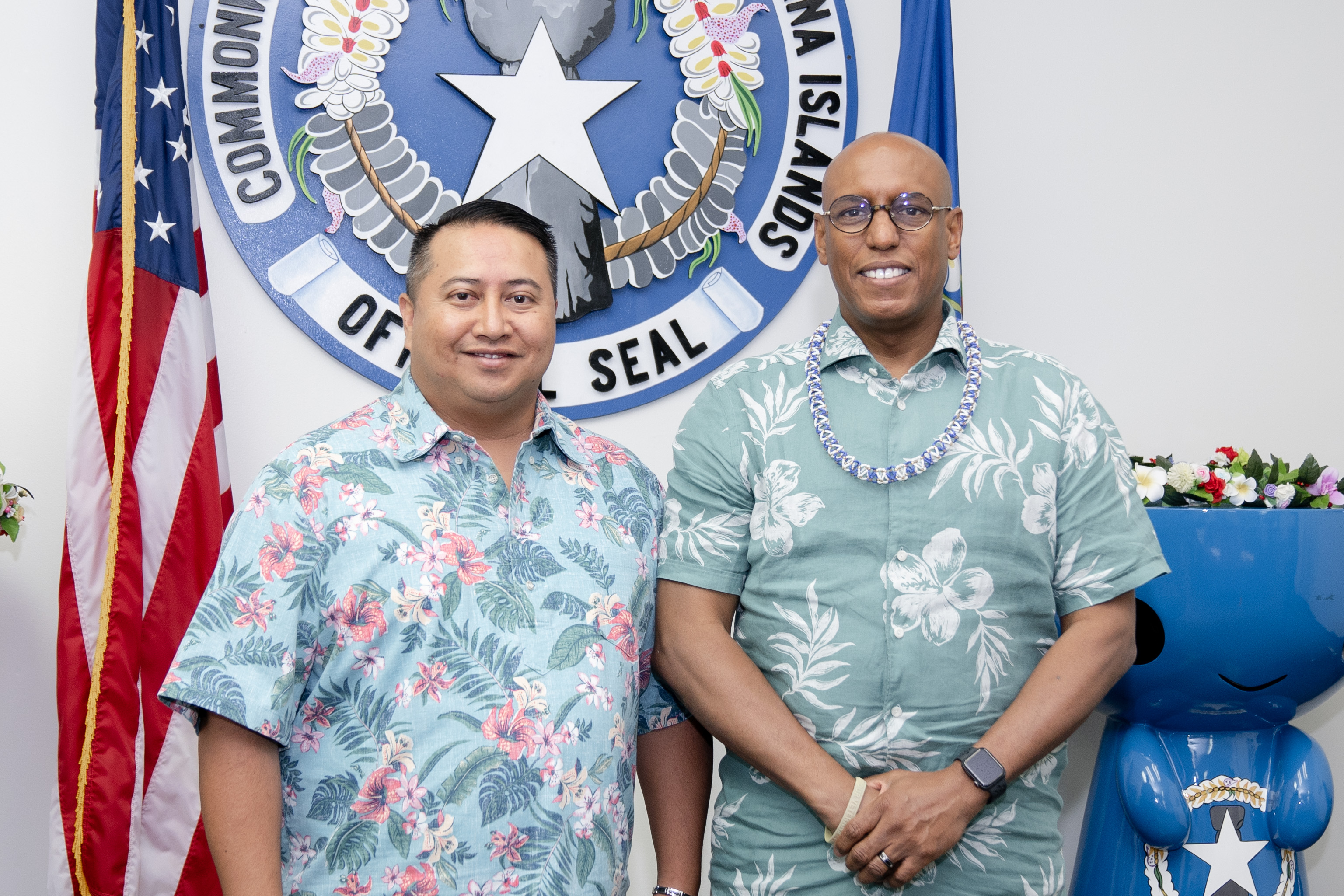 Gov. Ralph DLG Torres with U.S. Veterans Affairs  Deputy Secretary Donald M. Remy at the governor’s office on Tuesday.