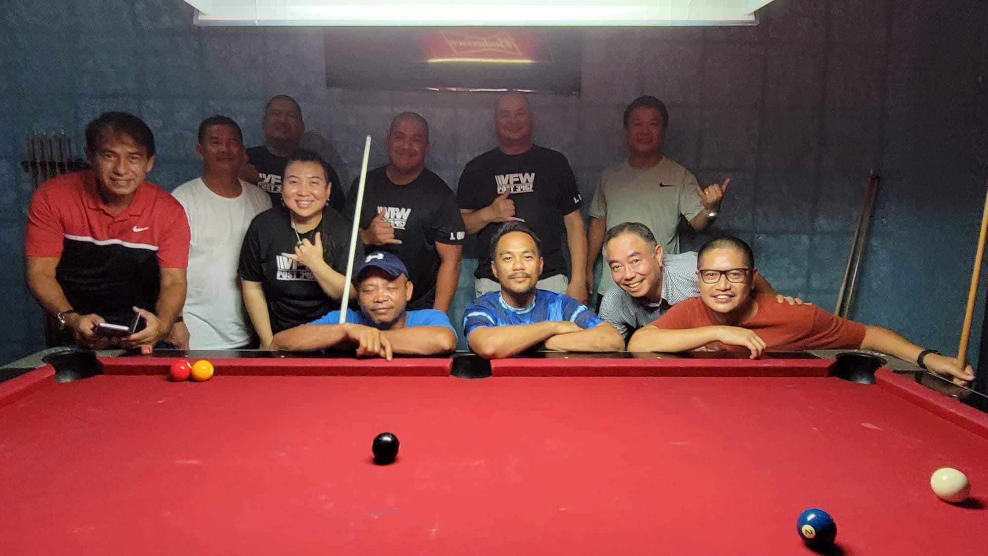 VFW No Regrets and SCS Just Chillin’ pose for a photo following their match in the Thursday Division of the SBA Budweiser Open 8-Ball League at Just Chillin’.