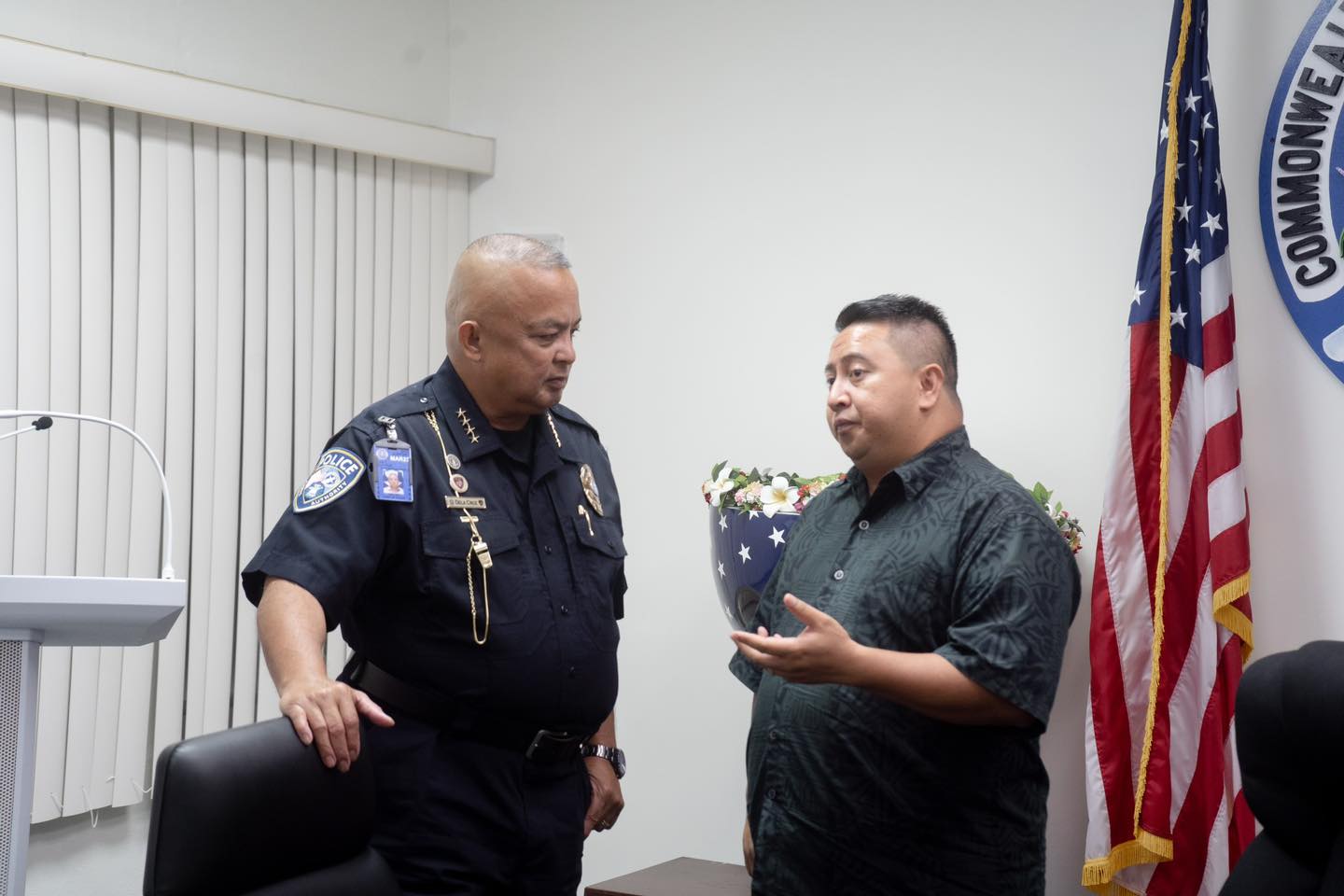Ports police chief Juan T. Dela Cruz and Gov. Ralph DLG Torres converse.
