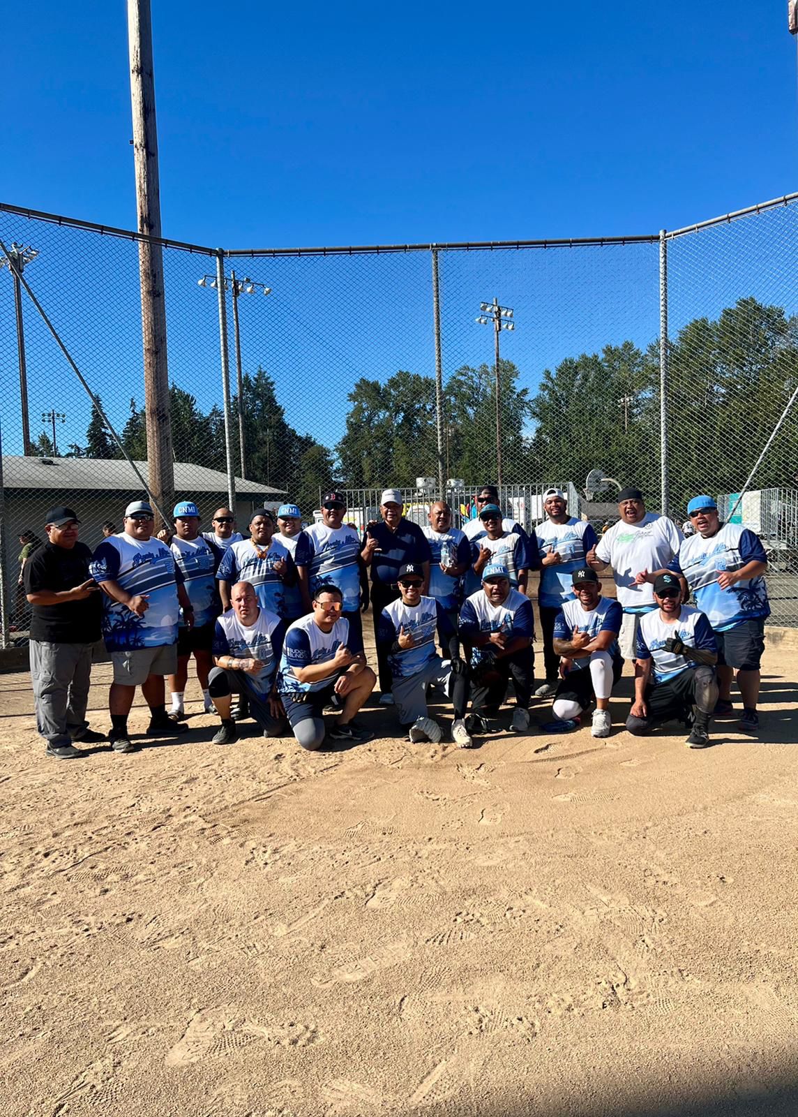 Independent lt. gubernatorial candidate Saipan Mayor David M. Apatang joins one of the softball teams participating in  the CNMI Labor Day Softball Tournament in Tacoma, Washington on Tuesday