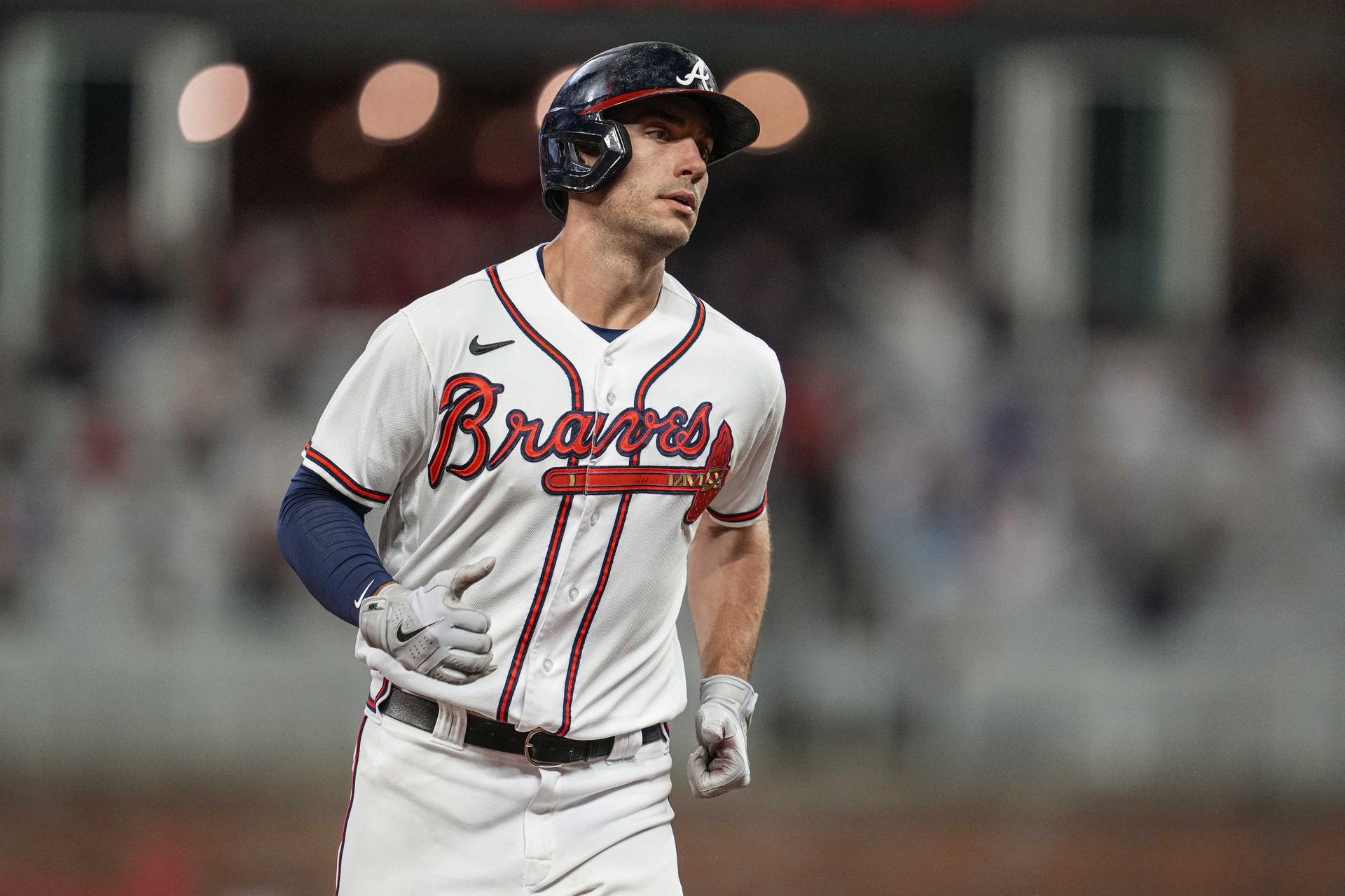 Atlanta Braves first baseman Matt Olson (28) runs after hitting a home run against the New York Mets during the sixth inning at Truist Park in Cumberland, Georgia, Oct. 1, 2022.