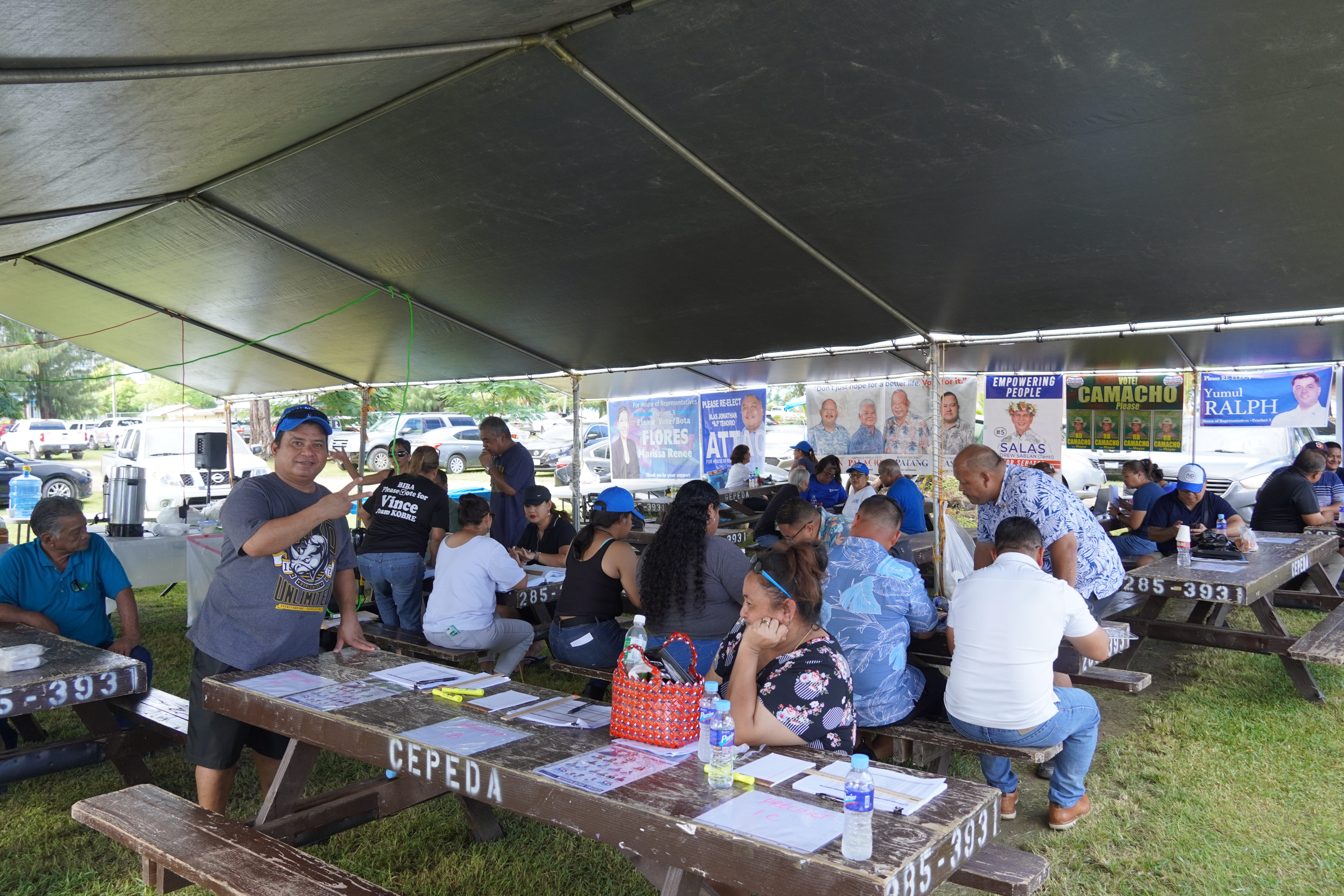 An Independent supporter flashes the “V” sign.