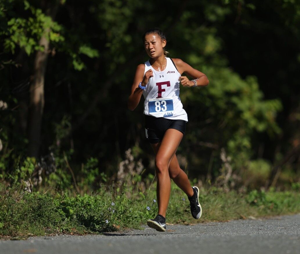 Tania Tan in action at the 2022 Metropolitan Cross Country Championships.