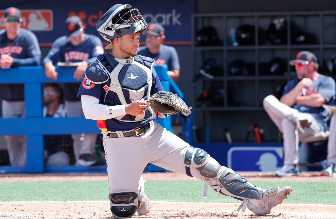 Houston Astros catcher Yainer Diaz (21) waits for a batter to arrive during the fourth inning against the New York Mets at Clover Park in Port St. Lucie, Florida, March 22, 2023.