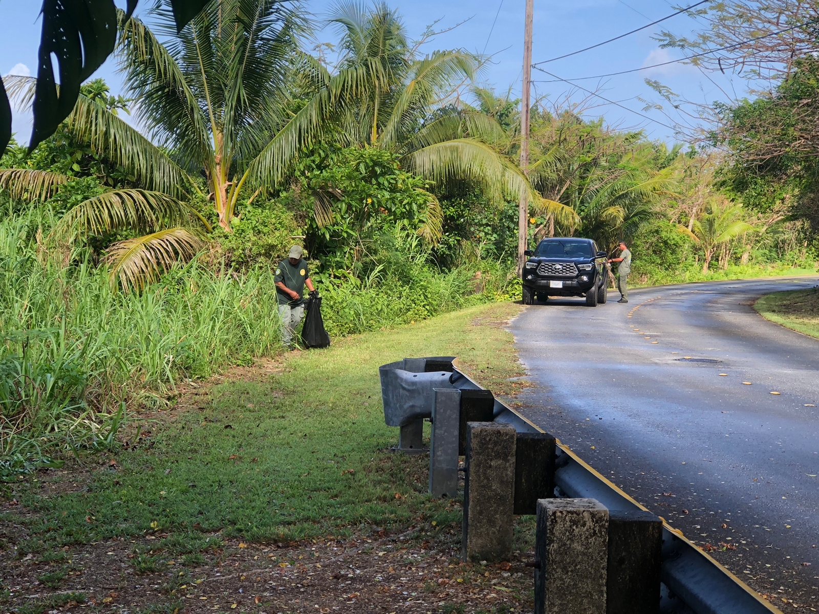 Rota Municipal Council members were among the volunteers who participated in an islandwide cleanup activity during the weekend.