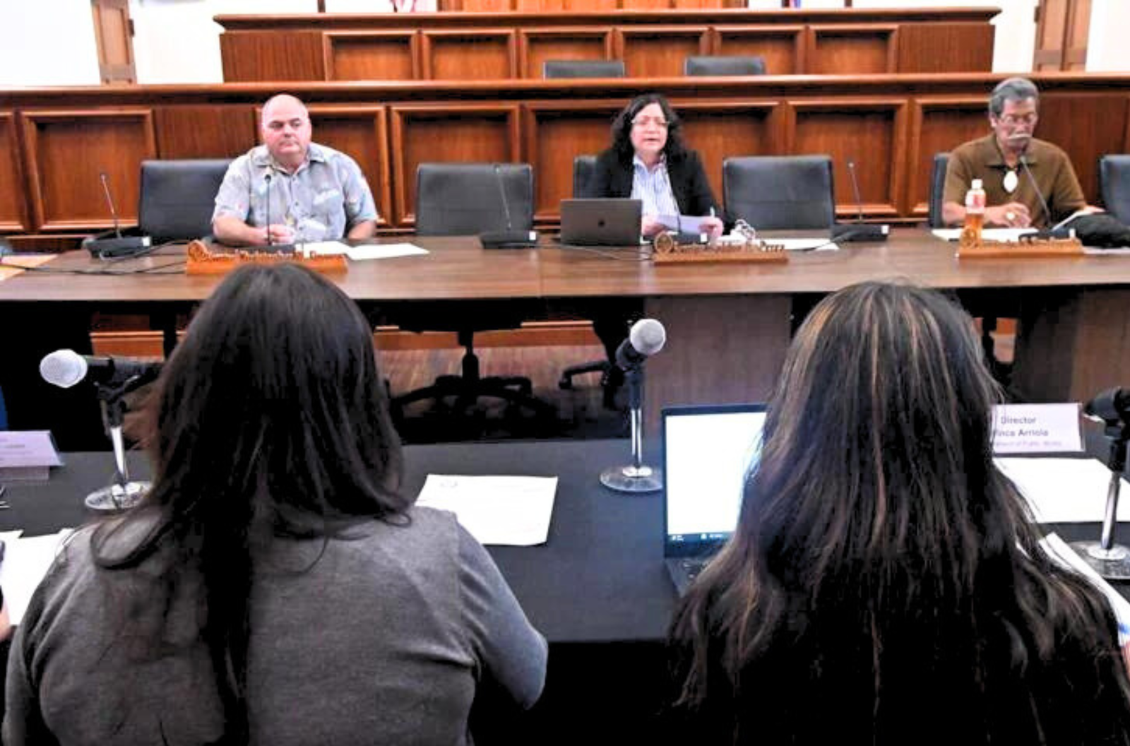 Senators invited mayors and agency heads to a roundtable discussion on the removal of junk and abandoned vehicles around the island, Thursday, April 20, 2023, at the Guam Congress Building in Hagåtña.    