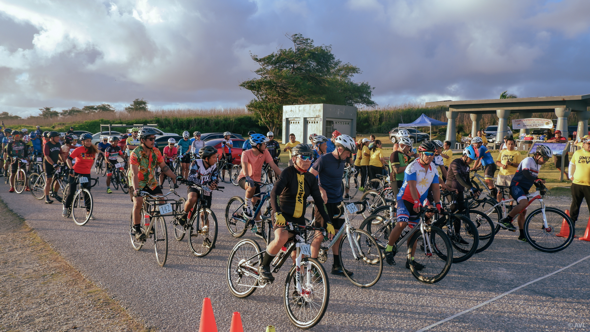 The racers at the starting line.