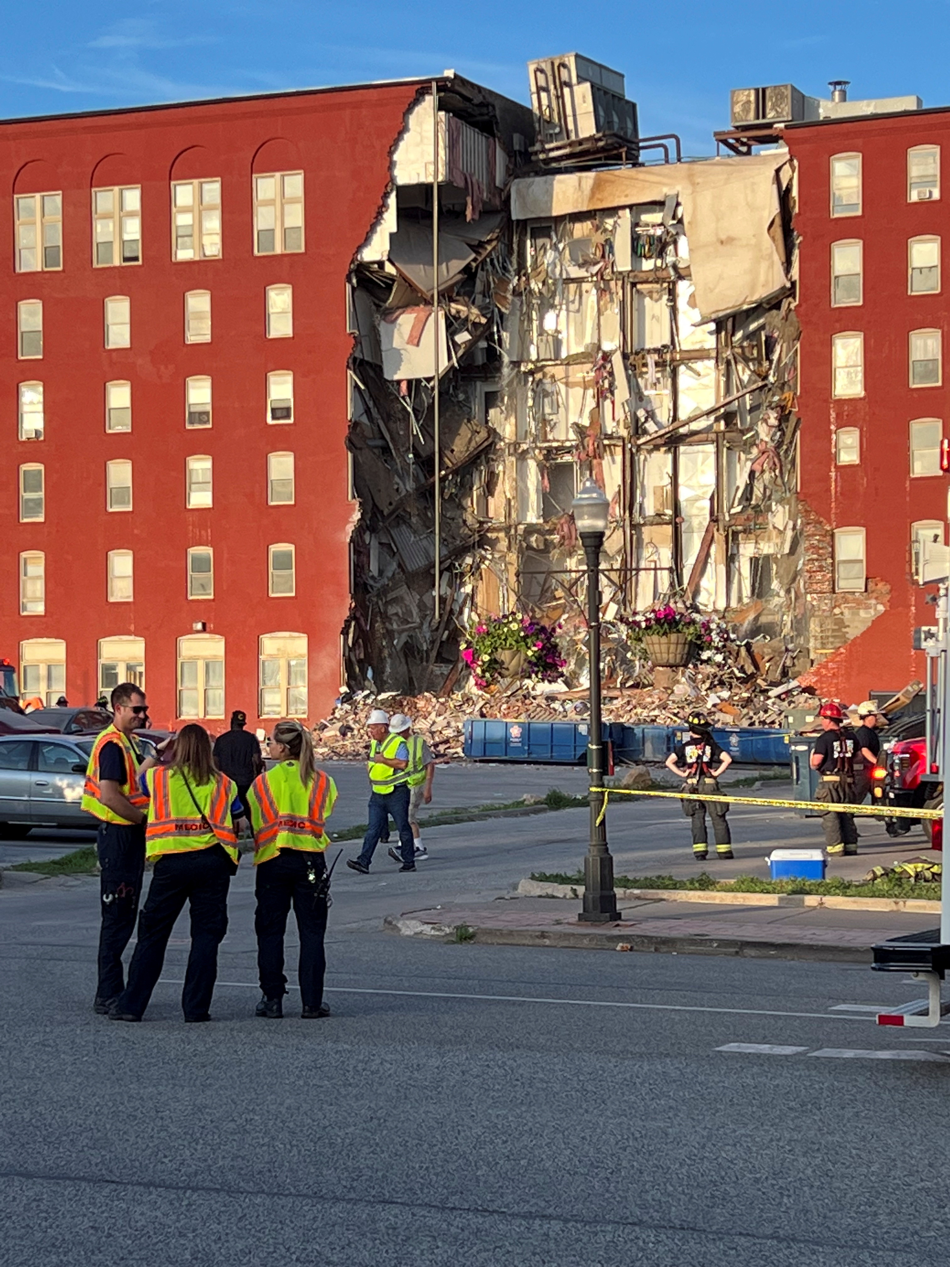A view of a collapsed apartment building in Davenport, Iowa, U.S.,May 28, 2023 this picture obtained from social media. Twitter @JohnBlunk/via REUTERS