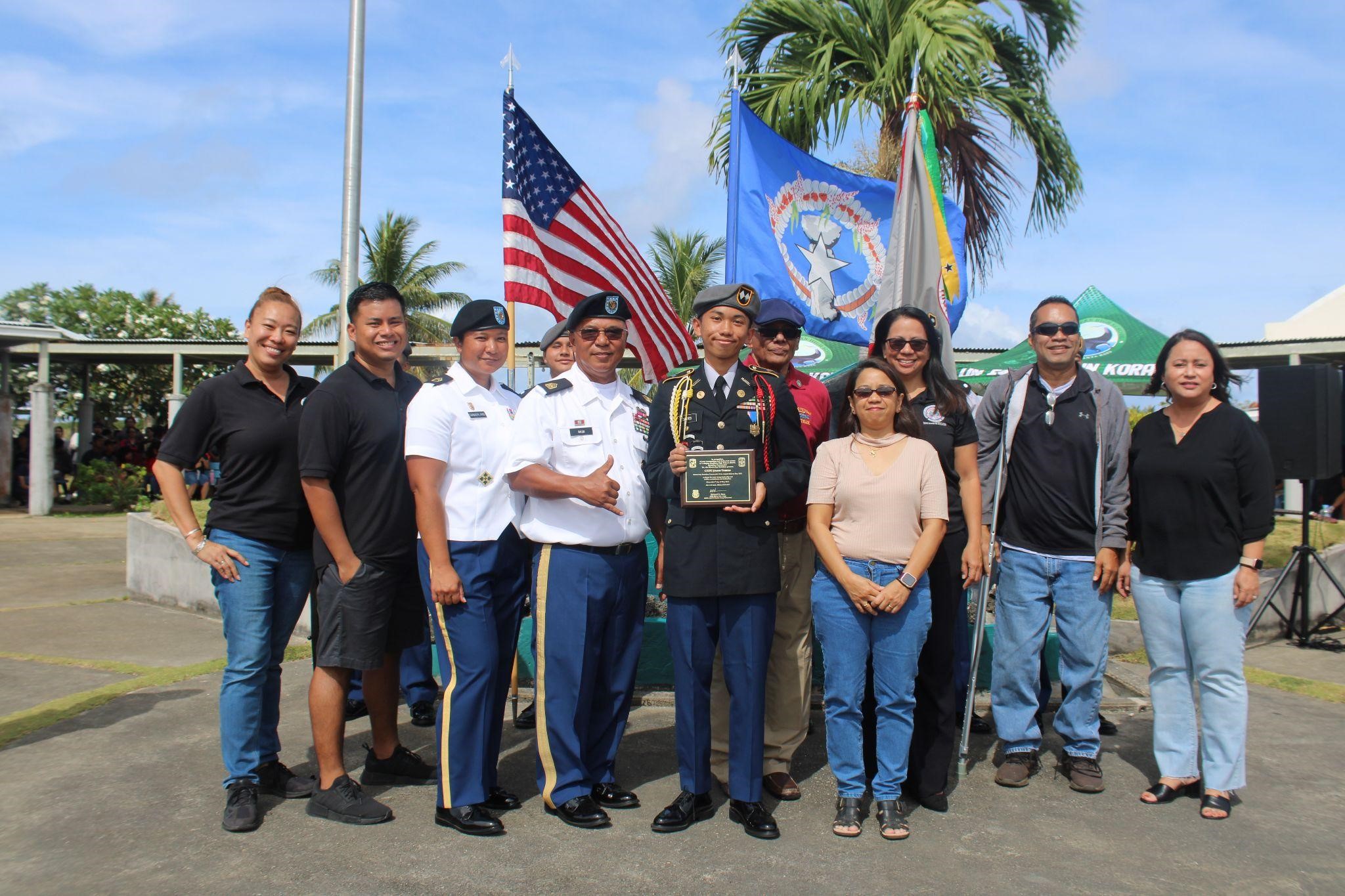 The outgoing battalion commander and his plaque.