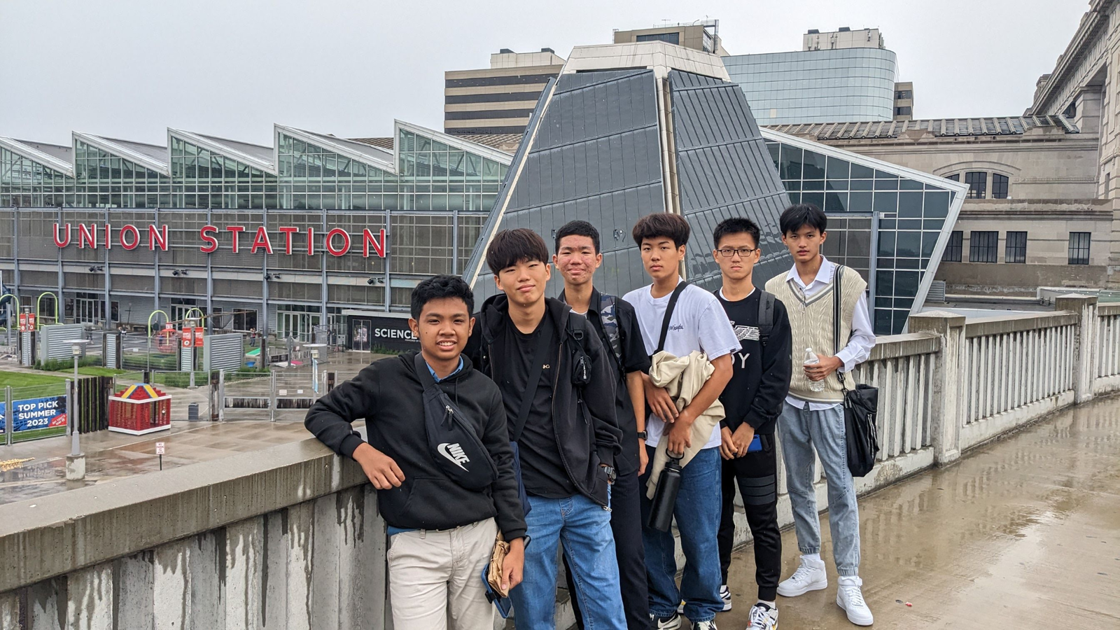 Jiho Kong, 2nd left, with the other math league.org competitors from the CNMI.