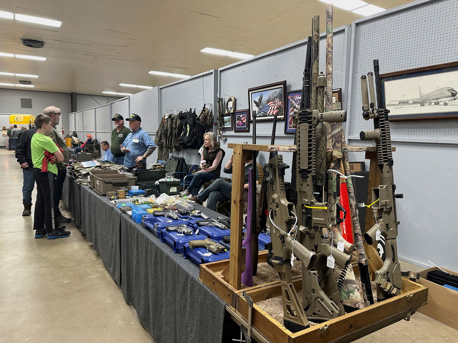 FILE PHOTO: AR-10s for sale at the Belle-Clair Fairgrounds & Expo Center Gun Show, after the state of Illinois passed its "assault weapons" ban into law, in Belleville, Illinois, U.S., January 14, 2023. REUTERS/Kate Munsch