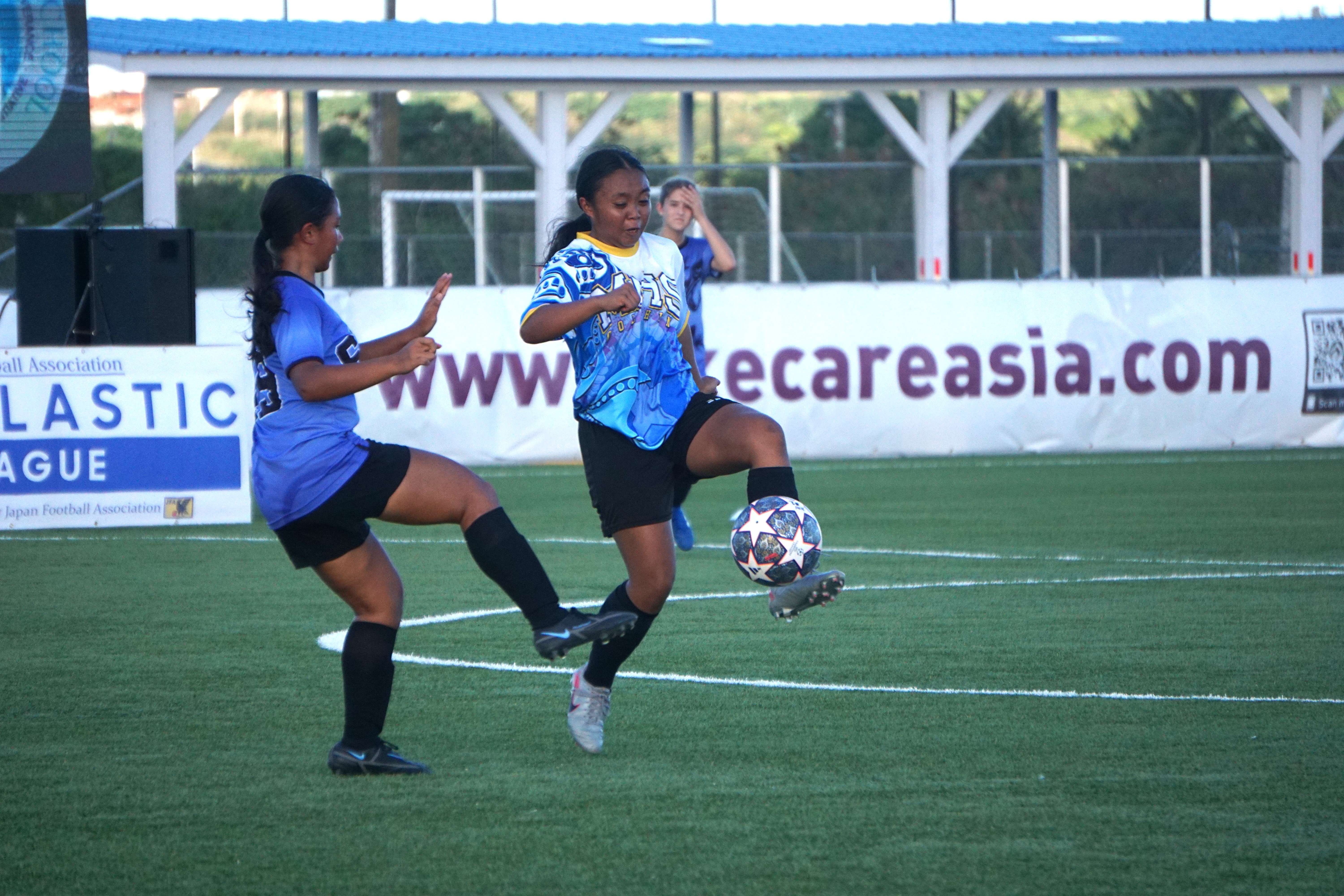 Marianas High School’s Jannah Casarino controls the possession against Saipan International School during the championship game Thursday in the girls high school division of the NMIFA-PSS Interscholastic Soccer League at the NMI Soccer Training Center in Koblerville.