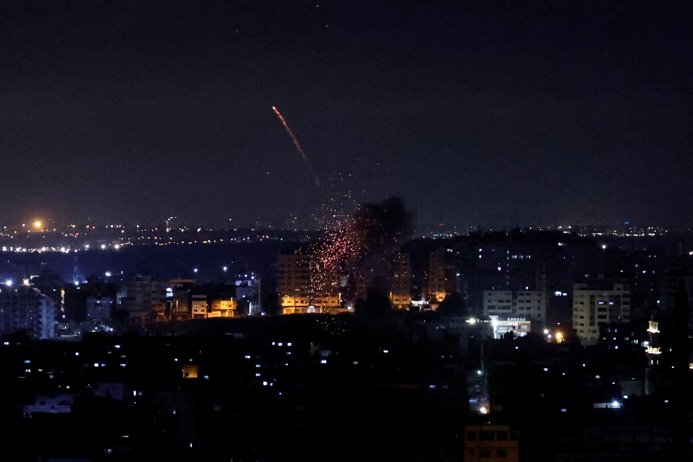 Smoke rises following an Israeli air strike in Gaza May 2, 2023. REUTERS/Mohammed Salem