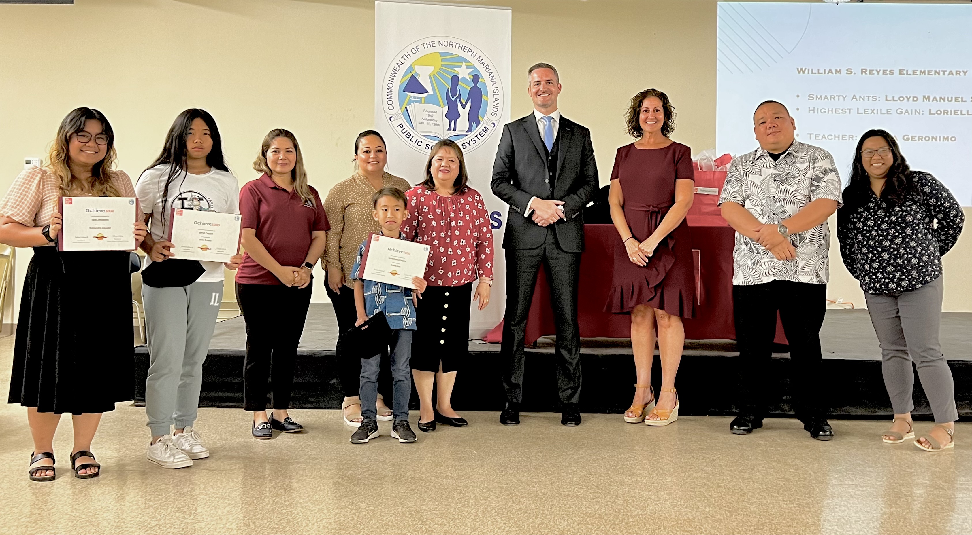 The awardees of WSR Elementary School.