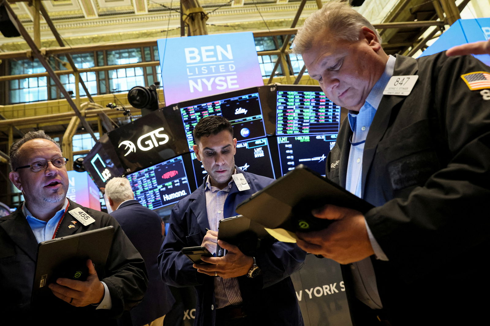 Traders work on the floor of the New York Stock Exchange in New York City, Nov, 15, 2022.