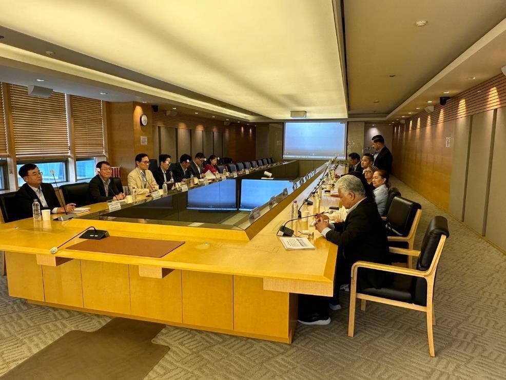 CNMI Governor Arnold A. Palacios, front right, meets with Asiana Airlines Executive Vice President of Passenger Business Doo SungGuk, front left, on June 7, 2023, in Seoul, Korea.  Governor Palacios led a delegation from the Marianas in Korea to reaffirm ties with tourism partners in the top source market for tourists to island destination.