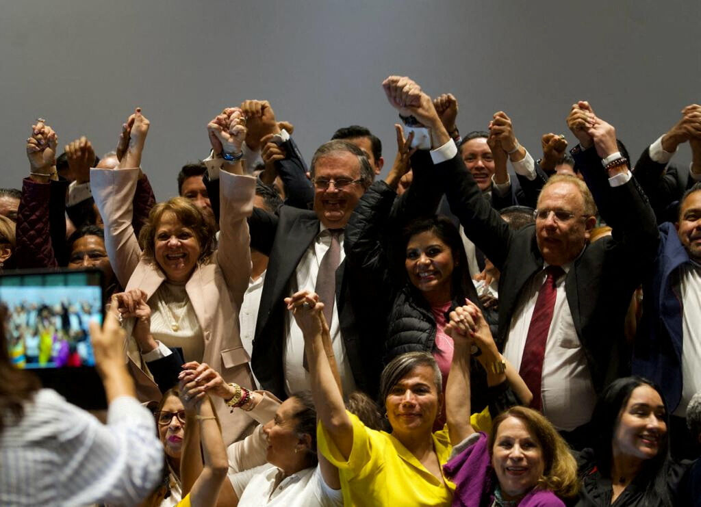 Mexican Foreign Minister Marcelo Ebrard gestures while announcing he will resign next week to focus on winning the nomination of the leftist National Regeneration Movement (MORENA) ruling party for next year's presidential election, at a hotel in Mexico City, Mexico, June 6, 2023. Mexico Ministry of Foreign Affairs/Handout via REUTERS