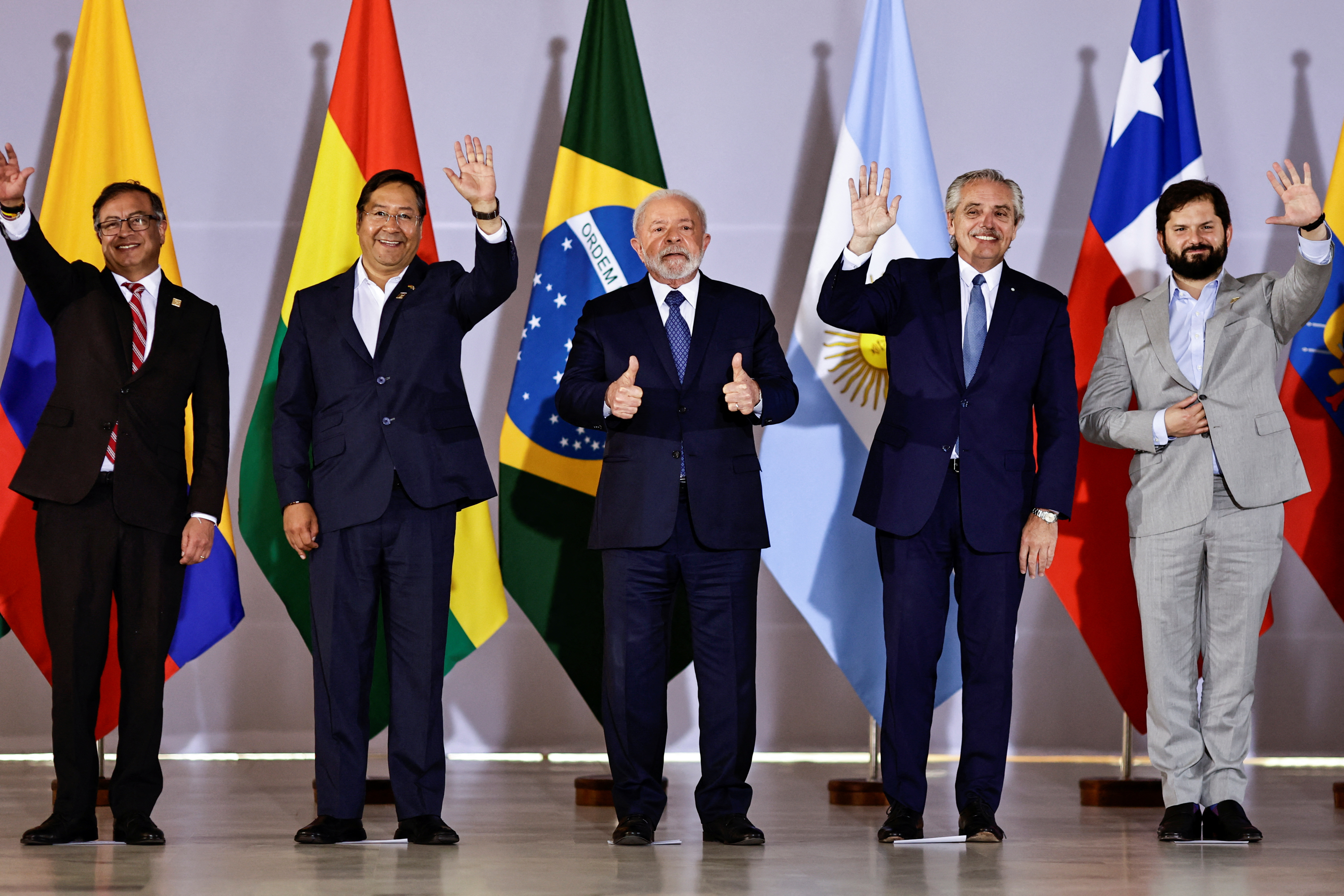 Colombia's President Gustavo Petro, Bolivia's President Luis Arce, Brazil's President Luiz Inacio Lula da Silva, Argentinian President Alberto Fernandez and Chilean President Gabriel Boric pose during the South American Summit at Itamaraty Palace in Brasilia, Brazil May 30, 2023. REUTERS/Ueslei Marcelino